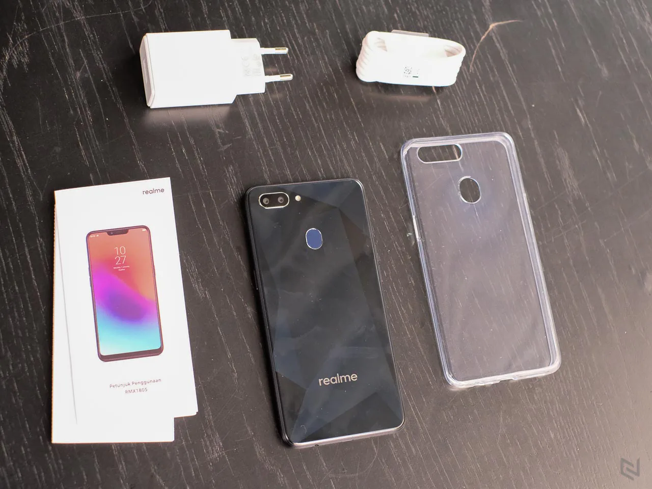 Cận cảnh Realme 2, thương hiệu từ OPPO, giá mềm hơn