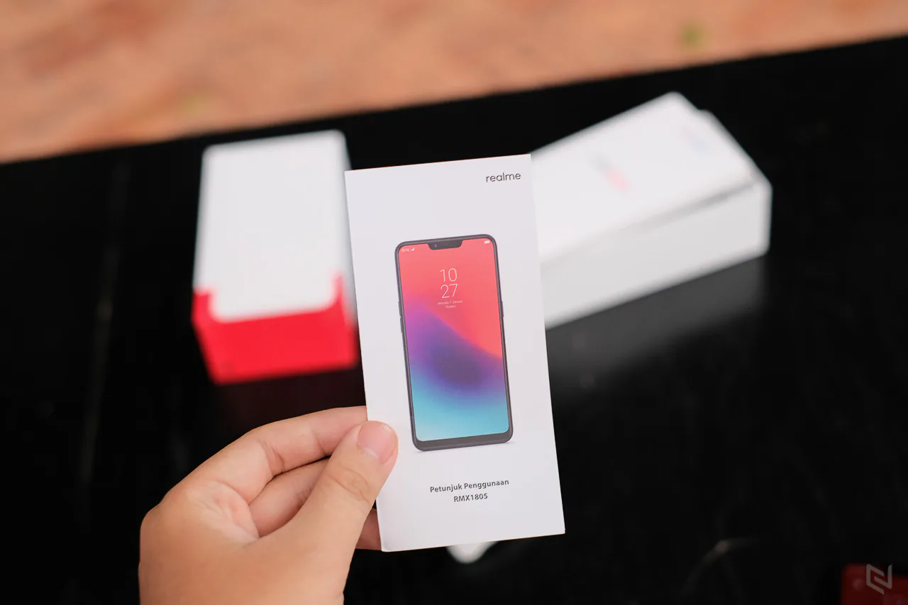Cận cảnh Realme 2, thương hiệu từ OPPO, giá mềm hơn