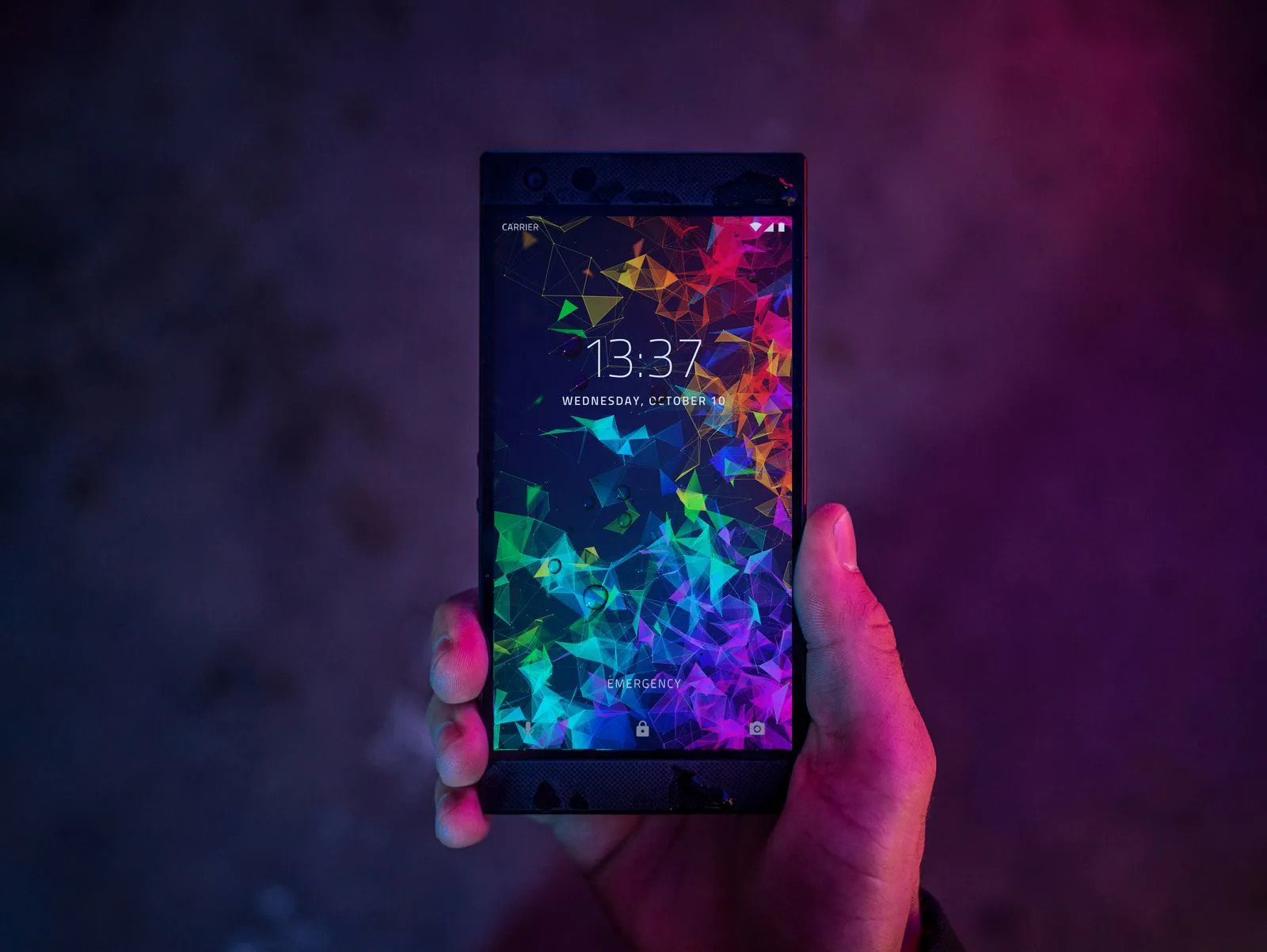 Cận cảnh Razer Phone 2 vừa ra mắt: Tiệm cận với flagship, logo có thể đổi màu RGB