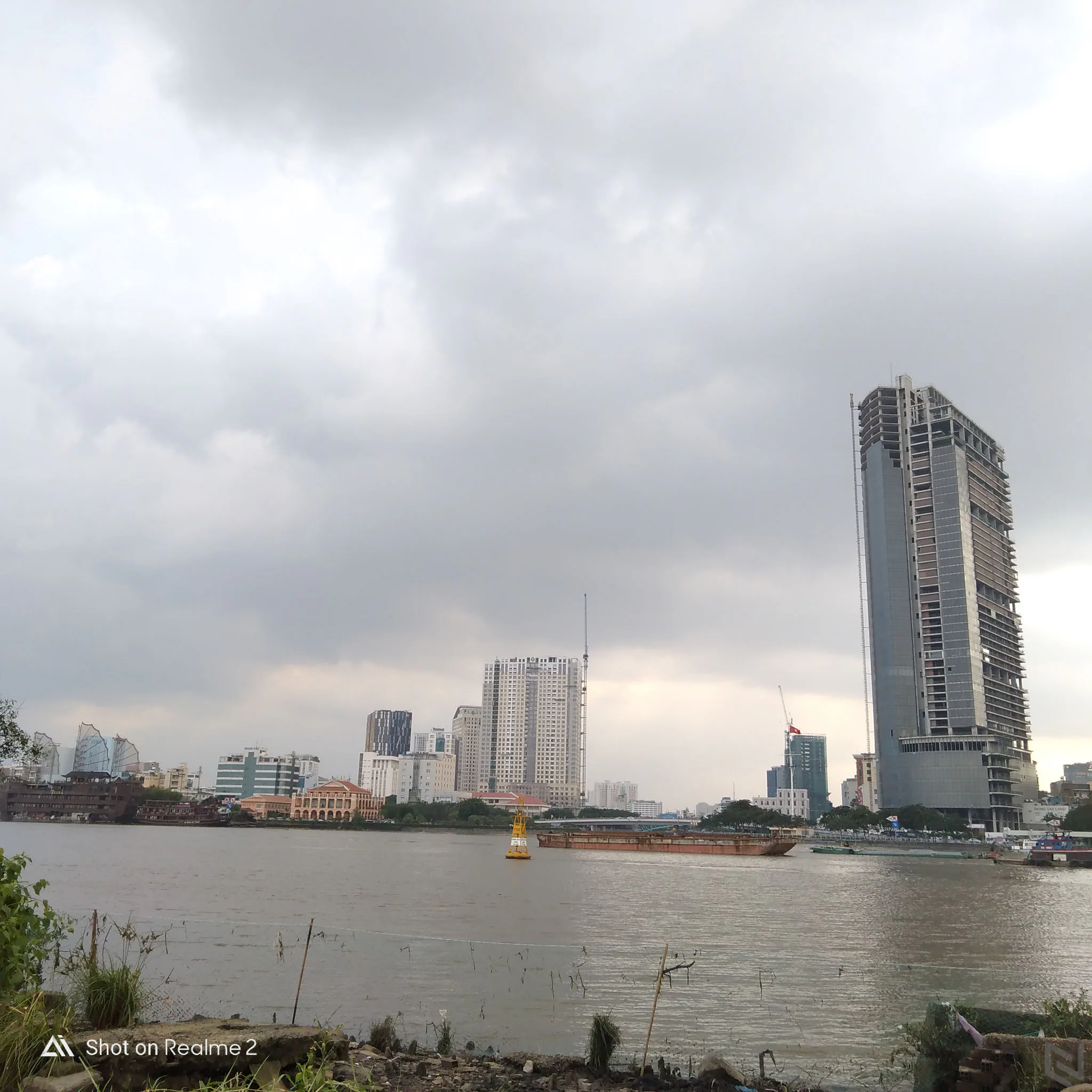 Đánh giá Realme 2: Thiết kế sang chảnh, màn hình "tai thỏ" giá bình dân