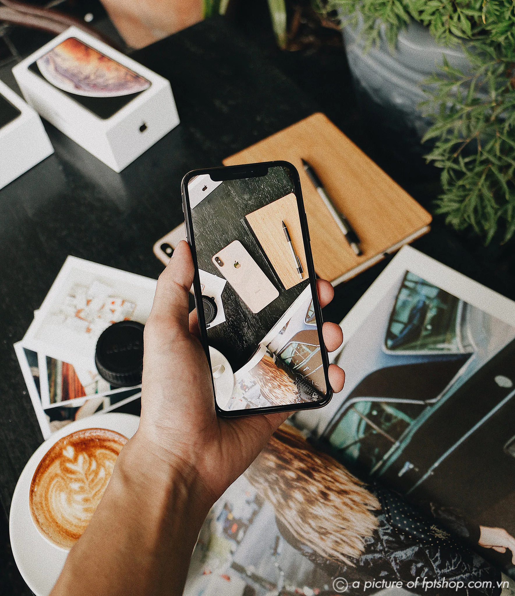 FPT Shop tặng 2 năm bảo hành khi đặt trước iPhone XS, XS Max, XR từ hôm nay
