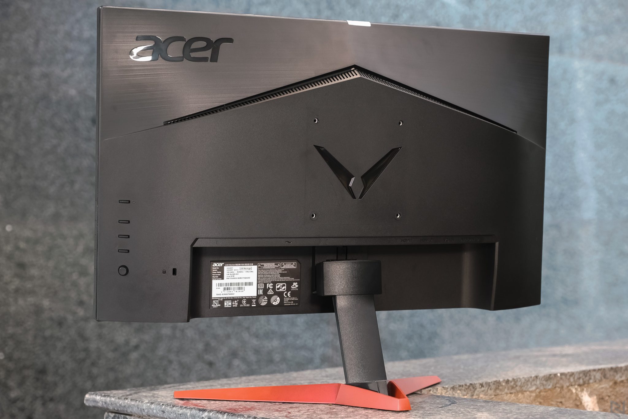 Những lý do nên chọn Acer VG240Y - Phiên bản nhỏ hơn, giá tốt hơn của VG270
