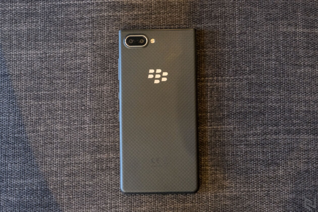 Trên tay BlackBerry Key2 LE: Vẫn còn đắt nếu bạn chỉ cần đến thiết kế và bàn phím
