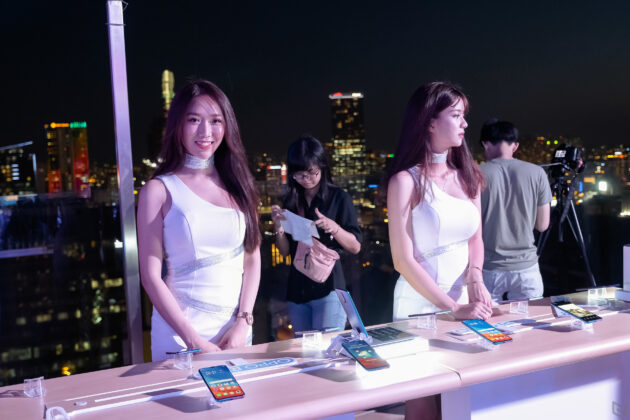 OPPO R17 Pro chính thức ra mắt tại Việt Nam, 3 camera mặt sau, chế độ chụp đêm ấn tượng, giá 17 triệu