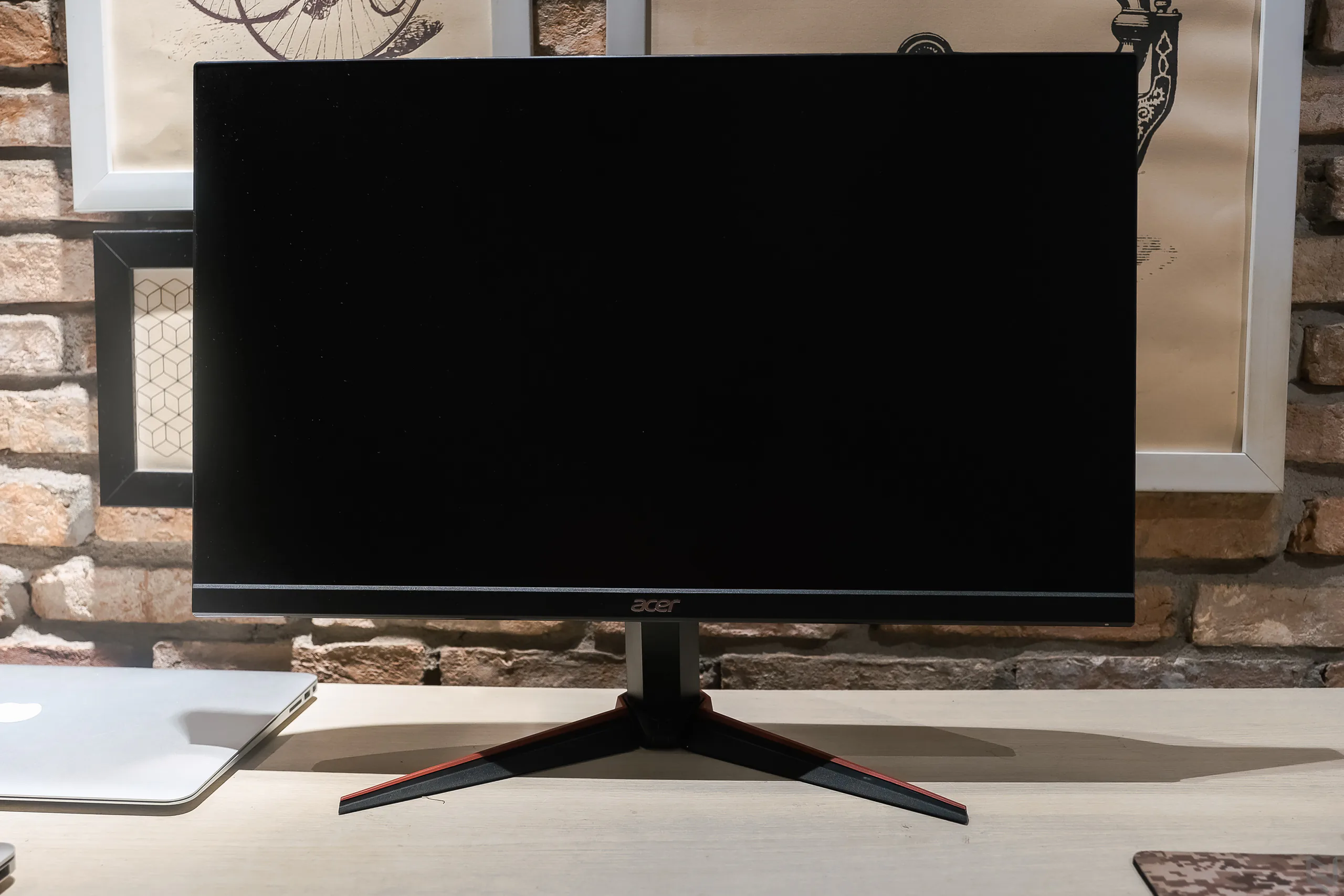 Những lý do nên chọn Acer VG240Y - Phiên bản nhỏ hơn, giá tốt hơn của VG270