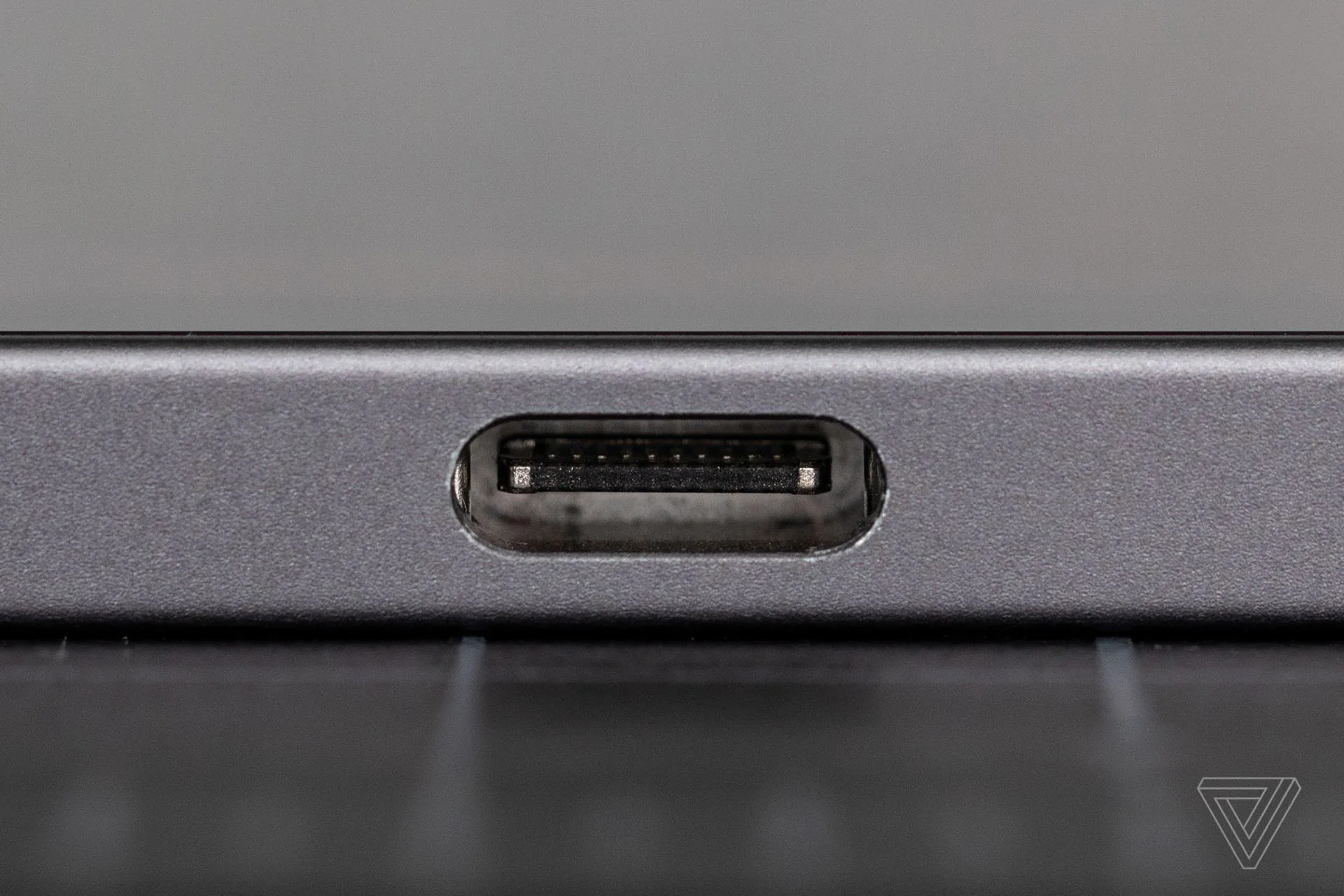 iPad Pro 2018 mạnh hơn laptop nhưng có thể thay thế được laptop?