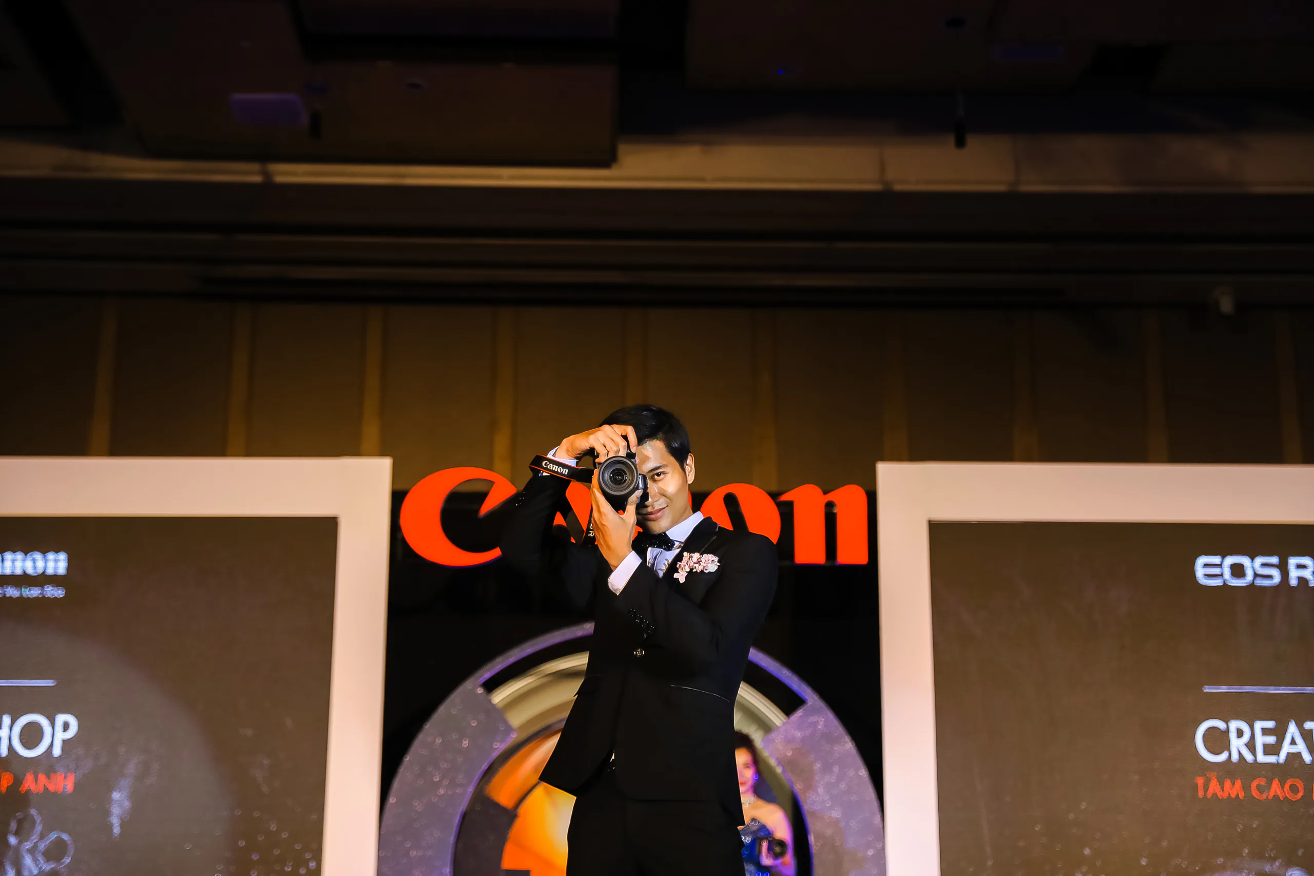 Canon EOS R làm nức lòng người yêu nhiếp ảnh trong sự kiện “Tầm cao mới của nghệ thuật nhiếp ảnh”