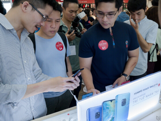 Huawei chính thức mở bán bộ đôi Mate 20 và Mate 20 Pro tại hệ thống chuỗi cửa hàng CellphoneS