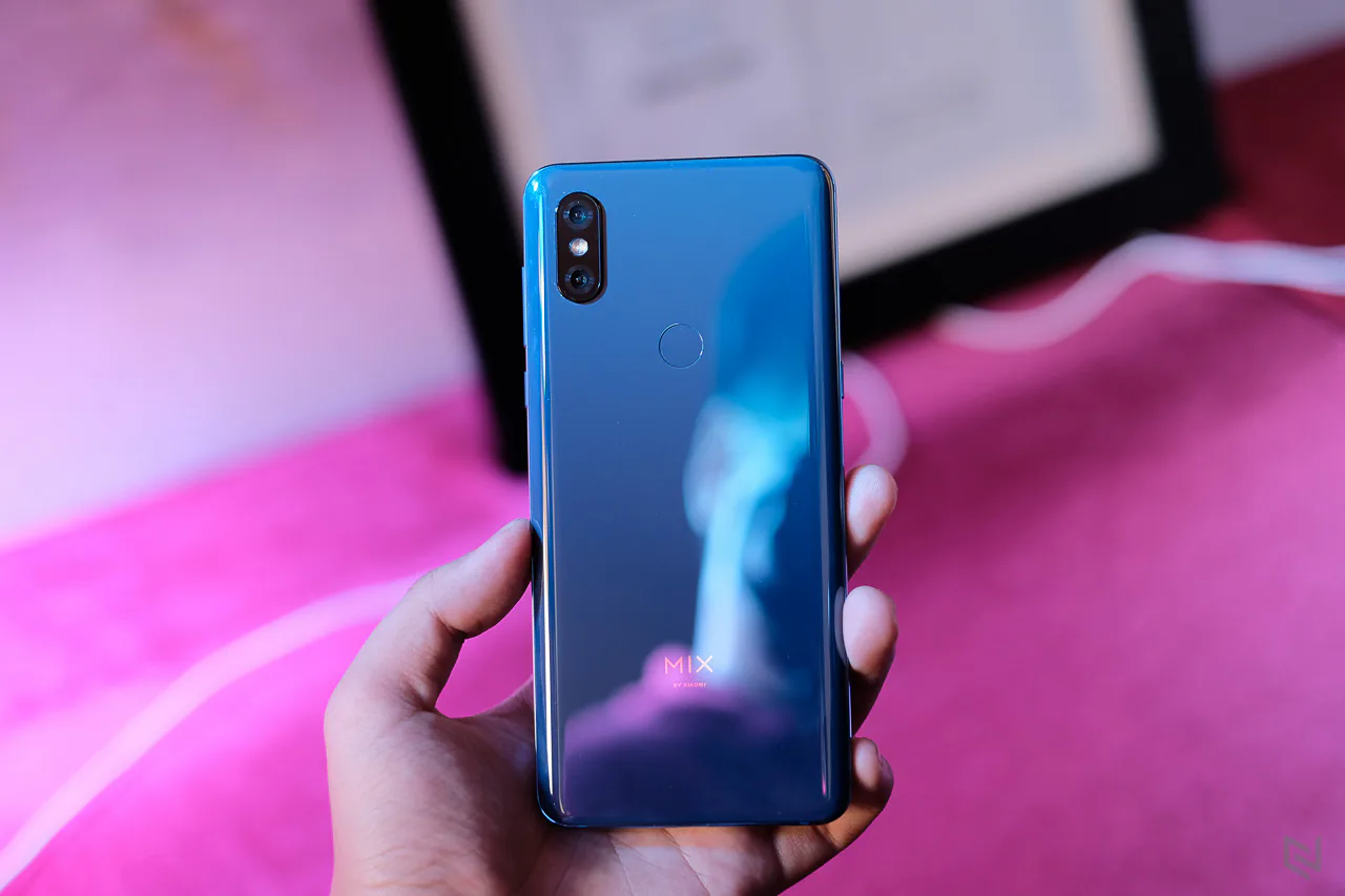 Cận cảnh Xiaomi Mi MIX 3 sẽ lên kệ tại Việt Nam trong thời gian tới