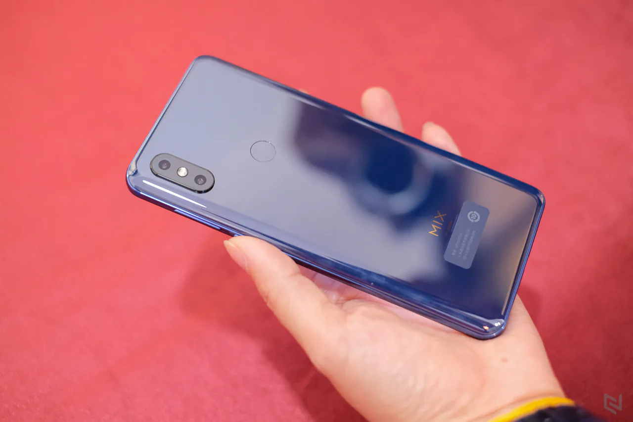 Cận cảnh Xiaomi Mi MIX 3 sẽ lên kệ tại Việt Nam trong thời gian tới