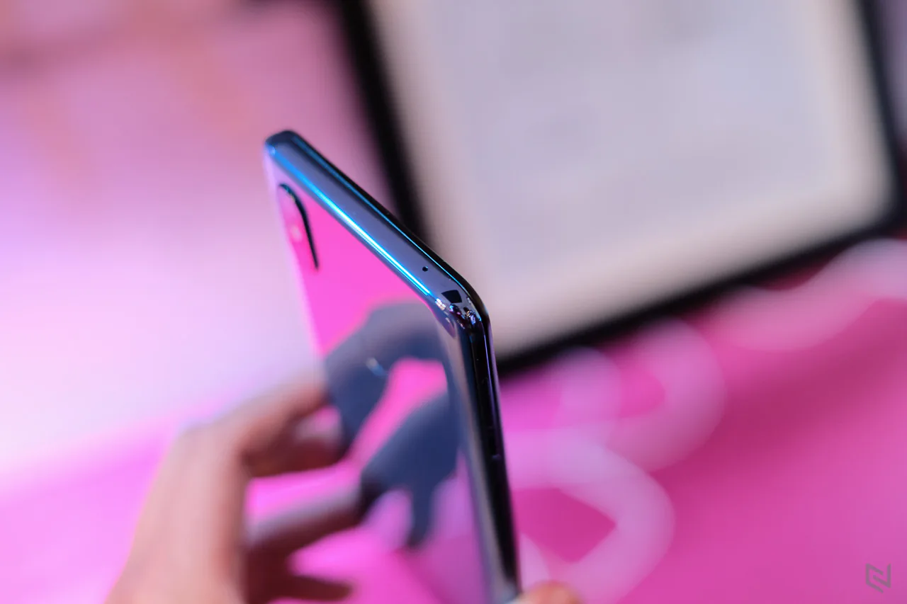 Cận cảnh Xiaomi Mi MIX 3 sẽ lên kệ tại Việt Nam trong thời gian tới
