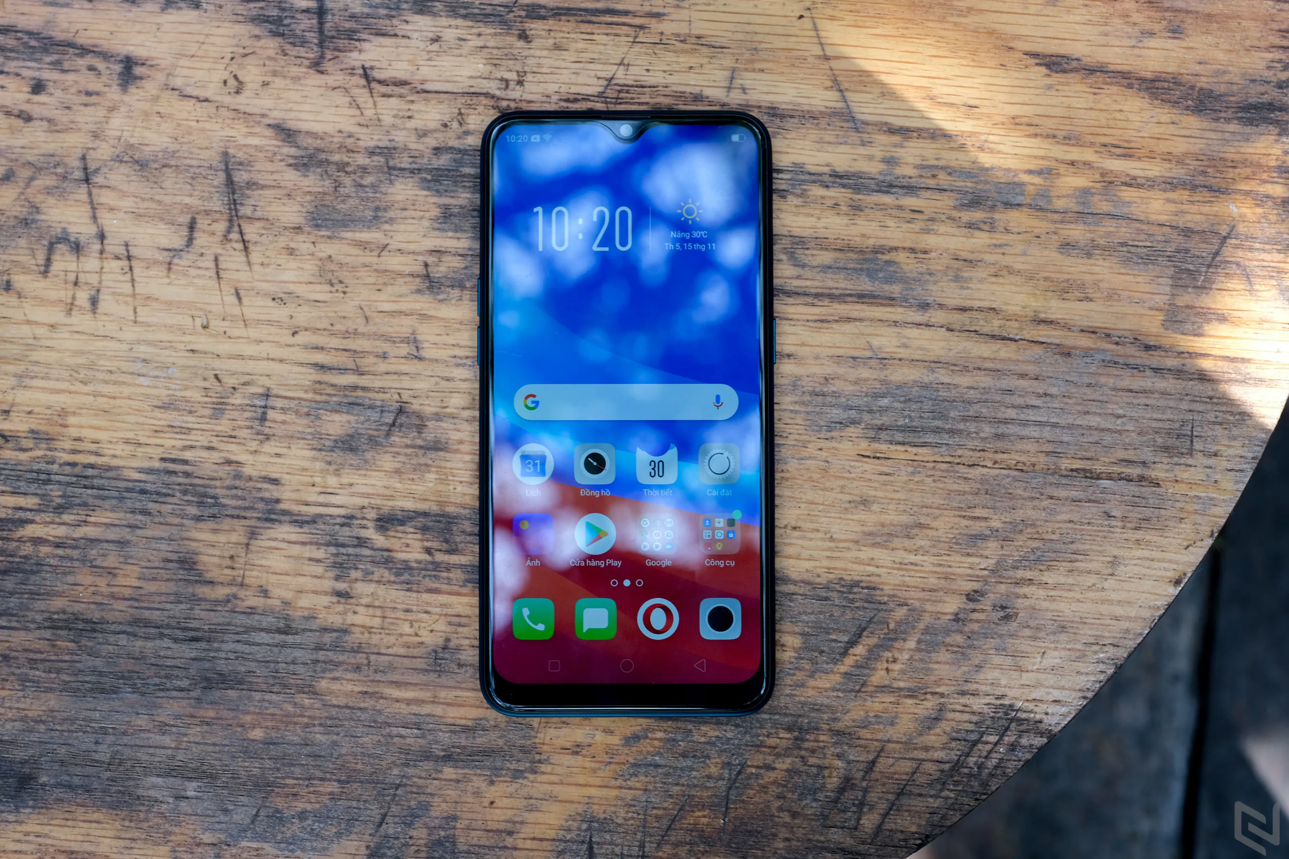Trên tay OPPO A7 màn hình giọt nước, giá 6 triệu
