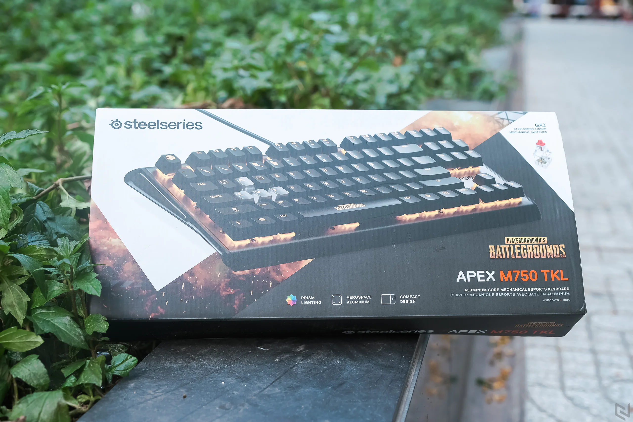 "Chạy bo" phong cách hơn với bộ gaming gear custom PUBG từ SteelSeries