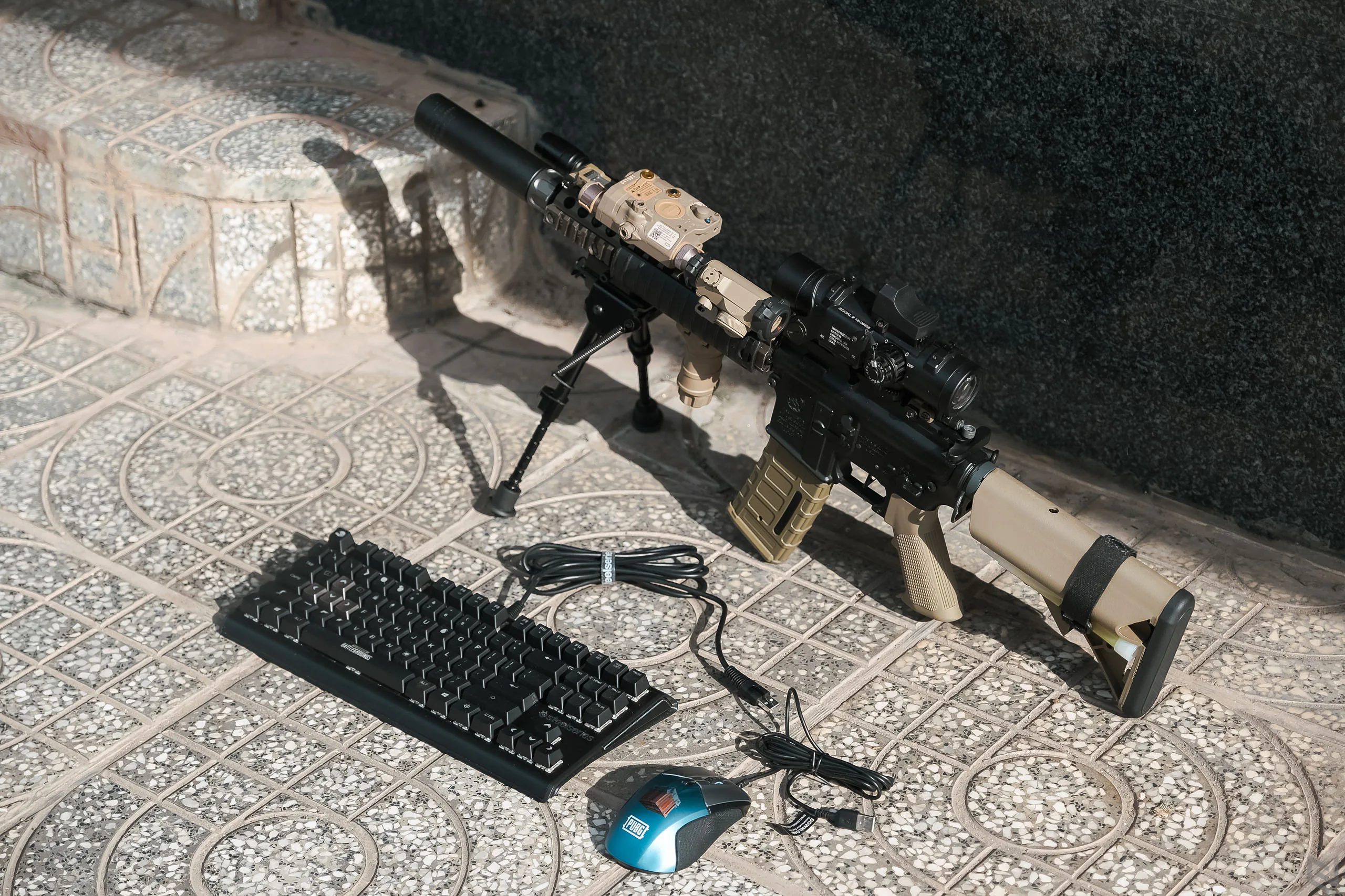 "Chạy bo" phong cách hơn với bộ gaming gear custom PUBG từ SteelSeries