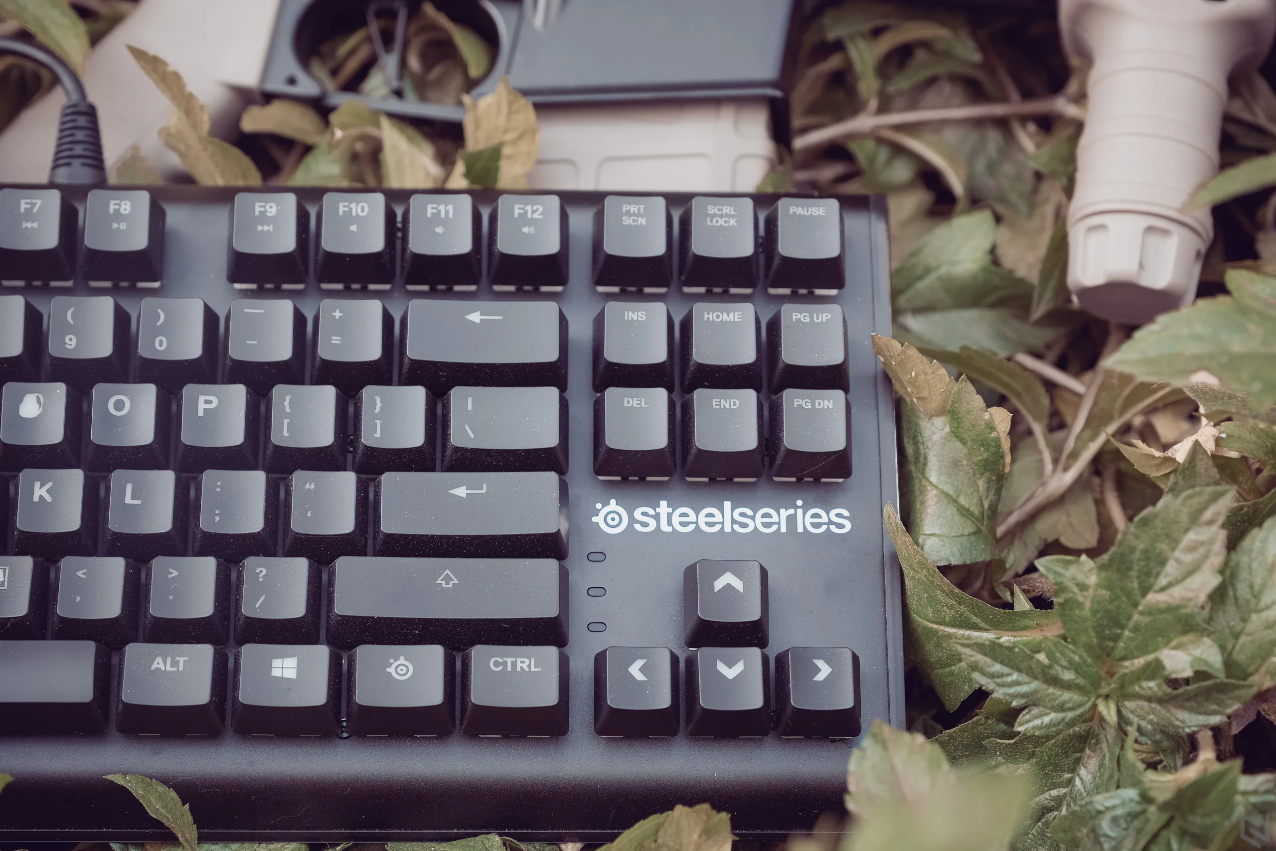 "Chạy bo" phong cách hơn với bộ gaming gear custom PUBG từ SteelSeries