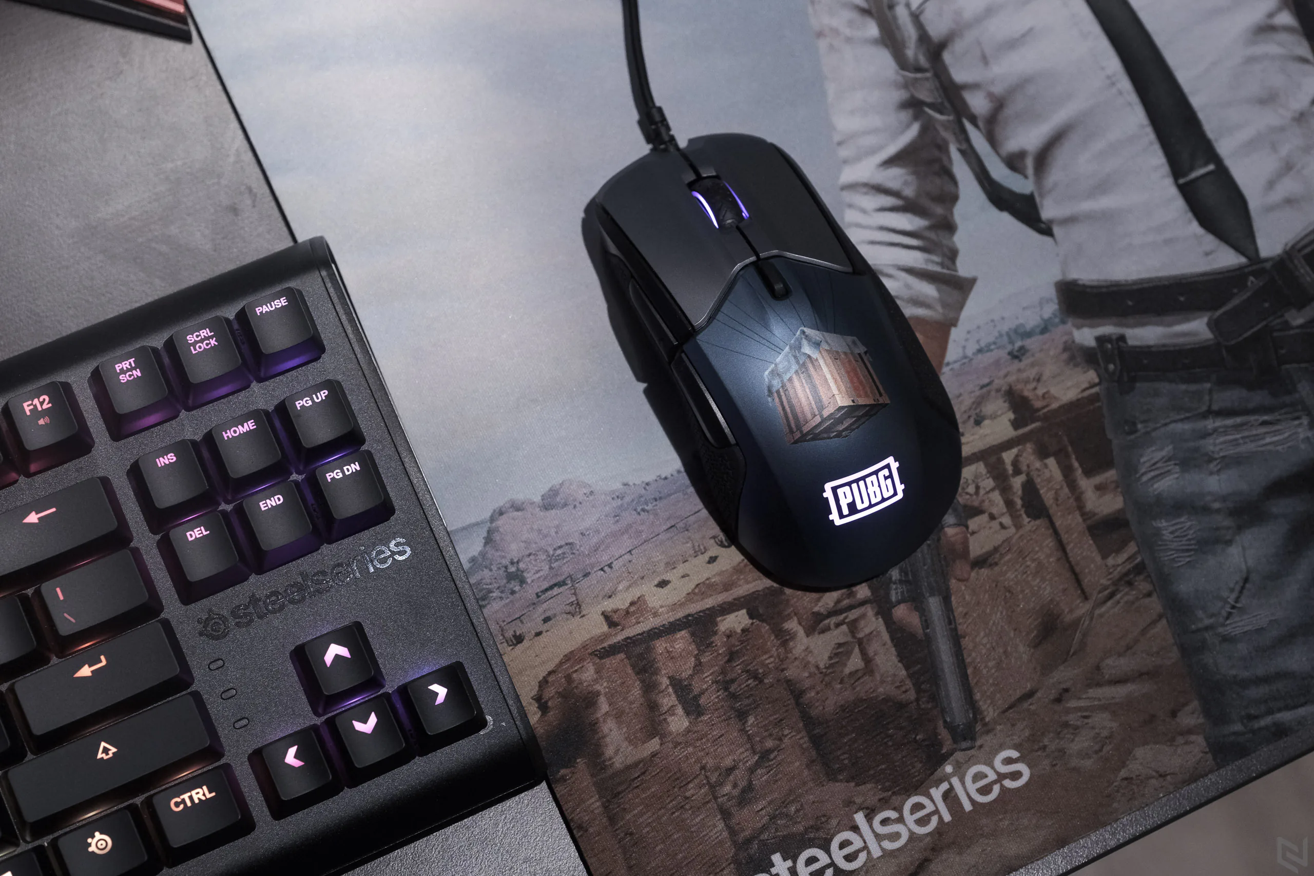 "Chạy bo" phong cách hơn với bộ gaming gear custom PUBG từ SteelSeries