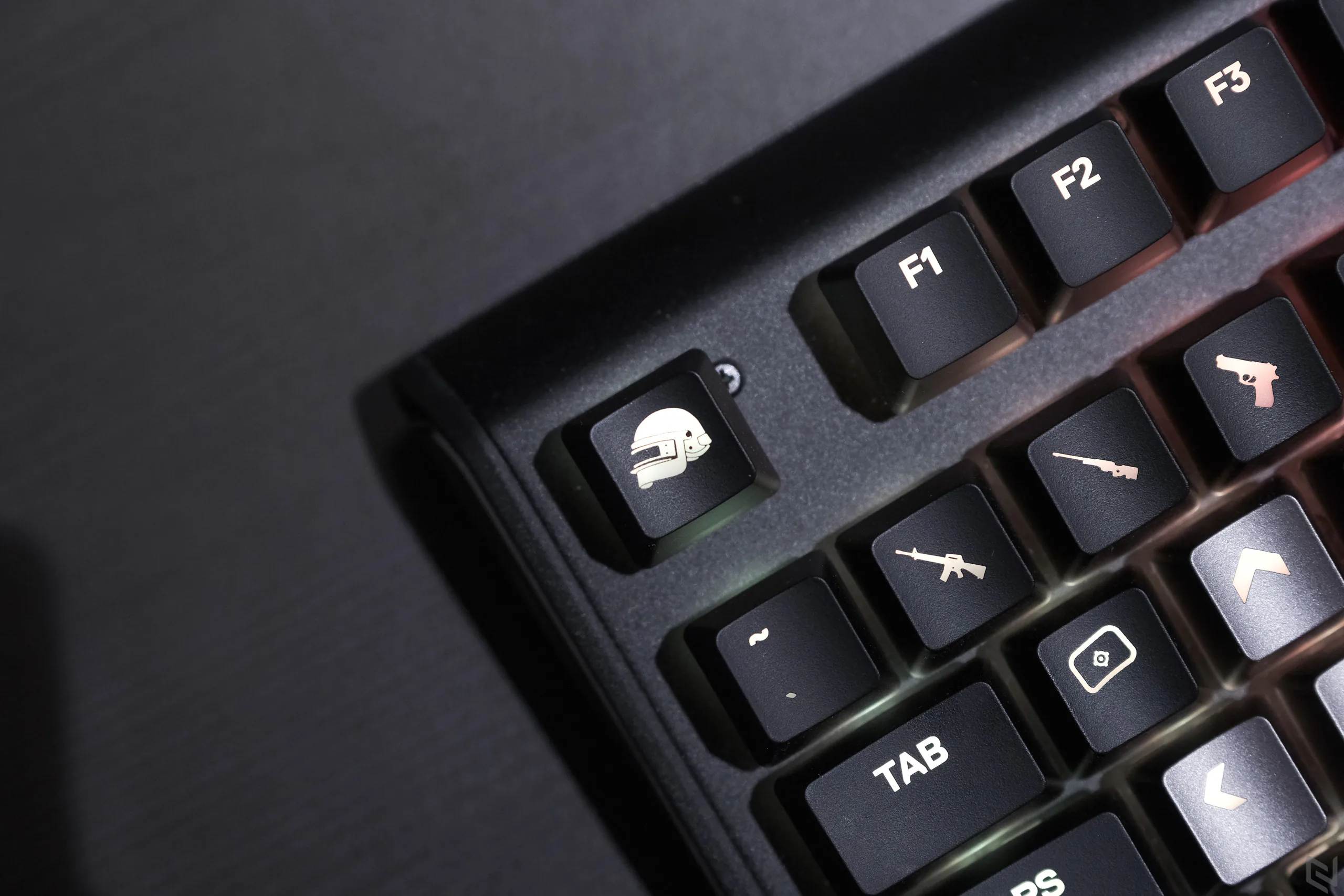 "Chạy bo" phong cách hơn với bộ gaming gear custom PUBG từ SteelSeries