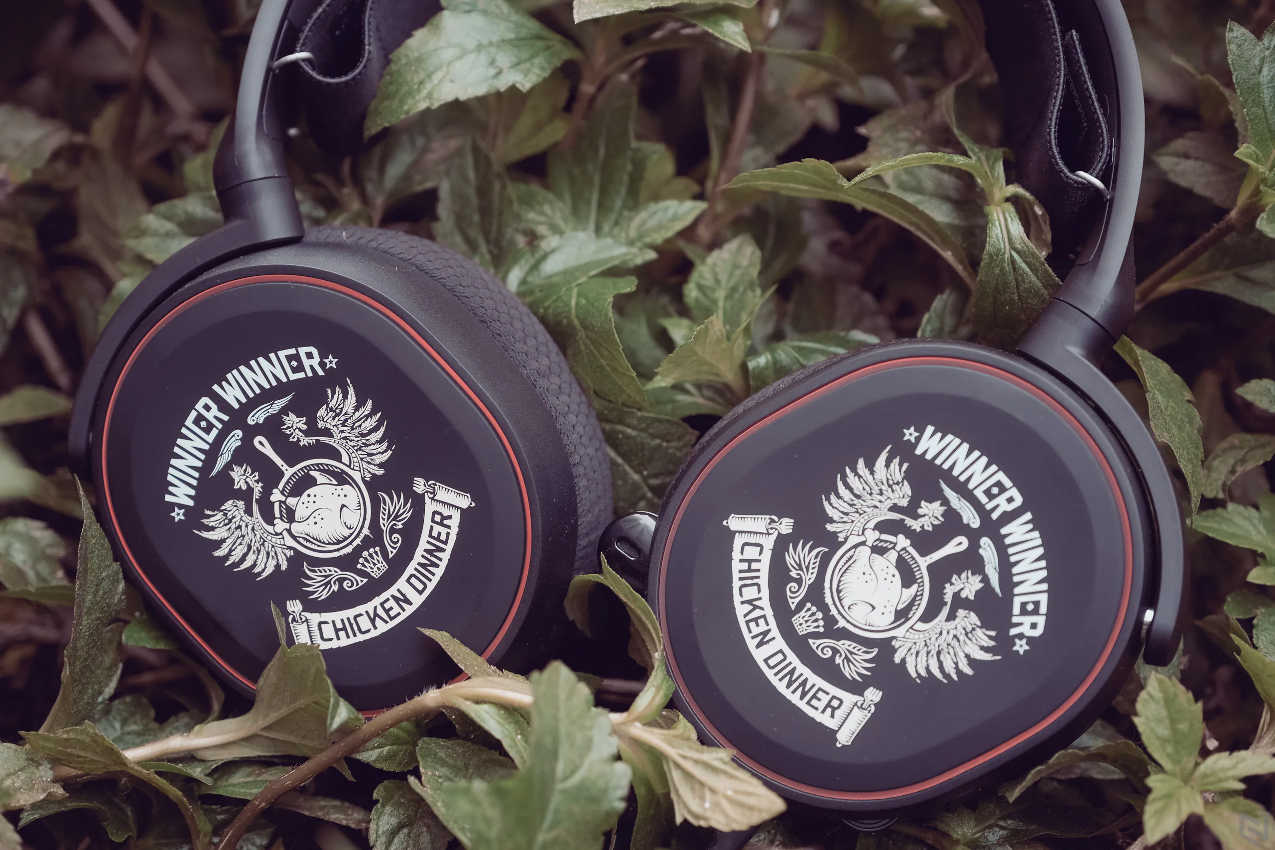 "Chạy bo" phong cách hơn với bộ gaming gear custom PUBG từ SteelSeries