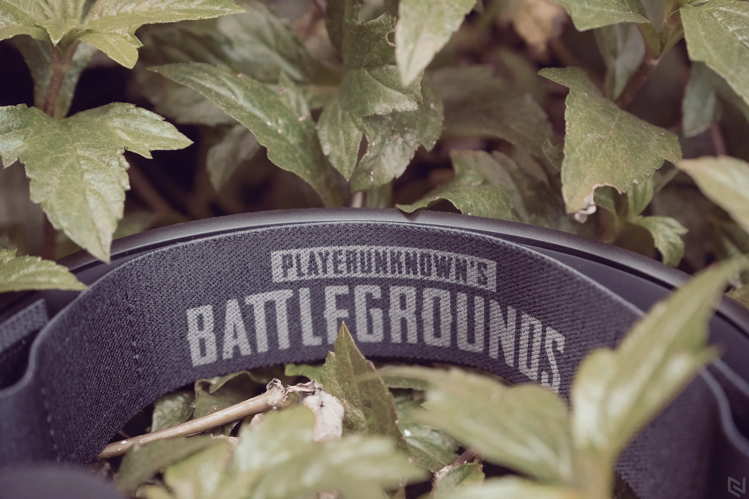 "Chạy bo" phong cách hơn với bộ gaming gear custom PUBG từ SteelSeries