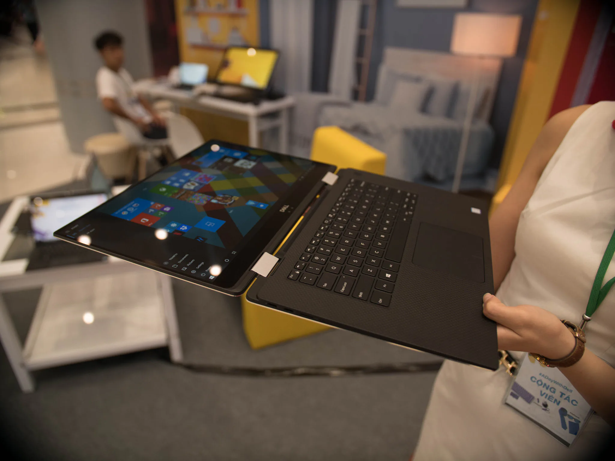 Trải nghiệm sản phẩm cùng A DAY WITH DELL