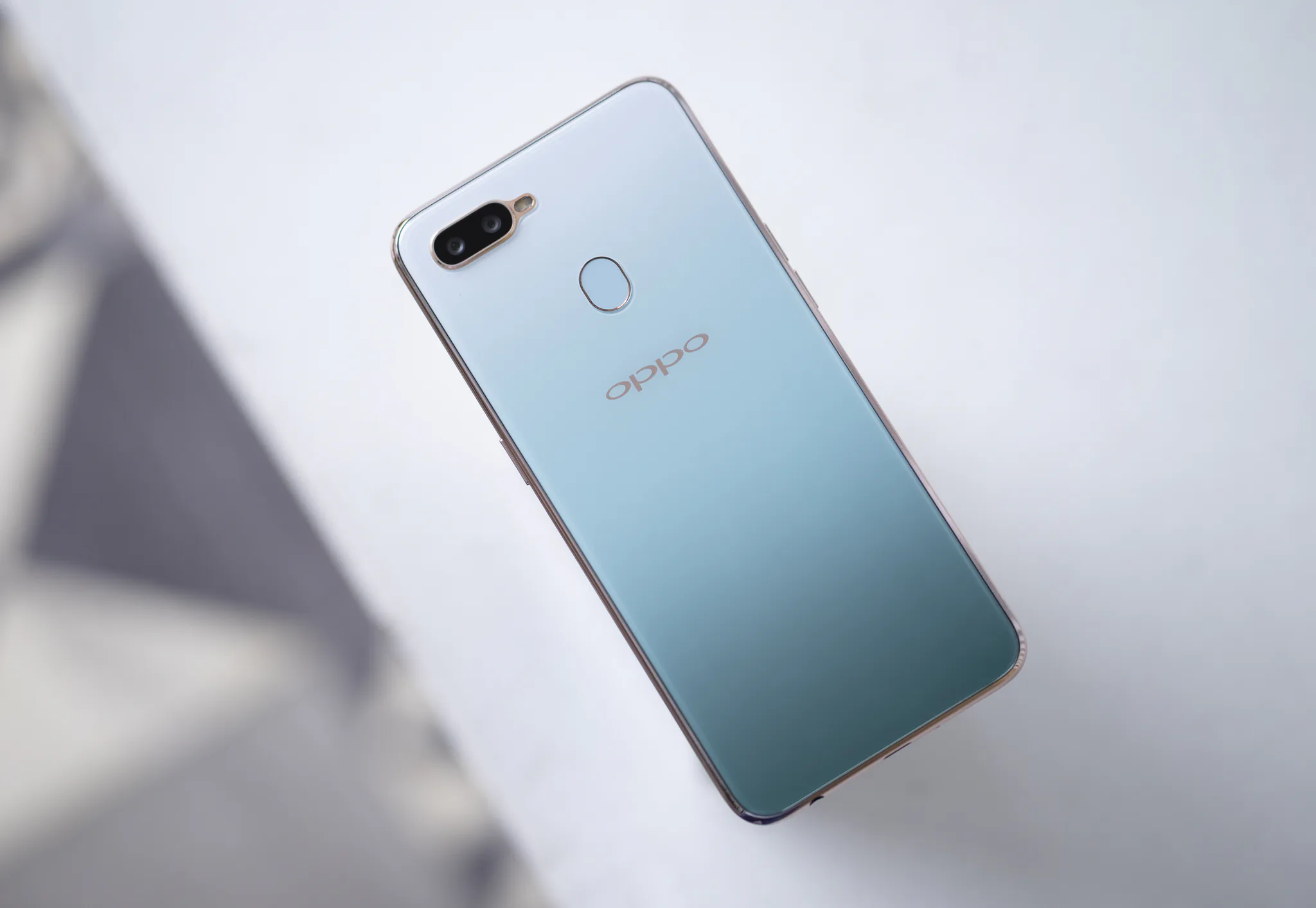 OPPO ra mắt F9 phiên bản đặc biệt Xanh Phỉ Thúy với mức giá mới nhân dịp Giáng Sinh