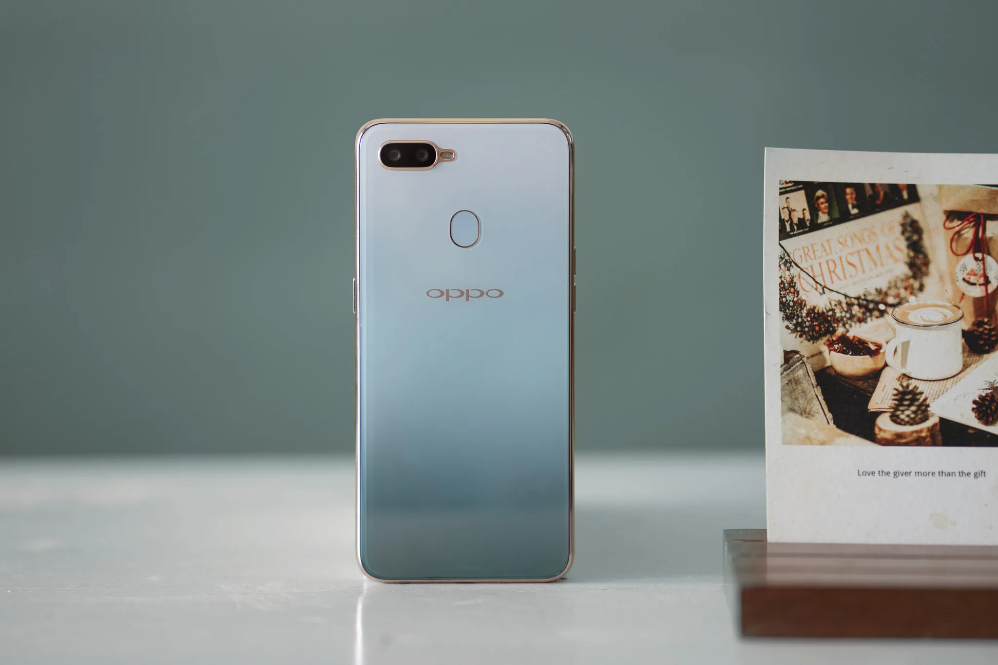 OPPO ra mắt F9 phiên bản đặc biệt Xanh Phỉ Thúy với mức giá mới nhân dịp Giáng Sinh