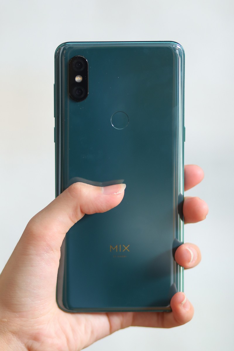 Mi MIX 3 đã được bán chính thức tại Việt Nam, giá 12.99 triệu đồng
