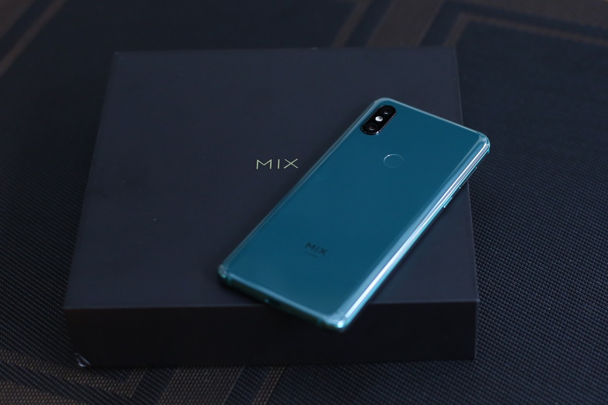 Mi MIX 3 đã được bán chính thức tại Việt Nam, giá 12.99 triệu đồng