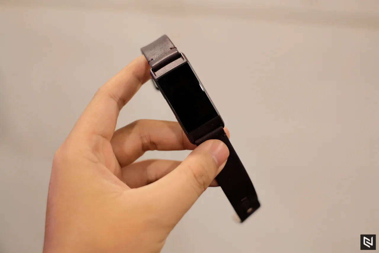 Fitbit Charge 3 lên kệ tại Việt Nam với giá từ 3.799.000 đồng