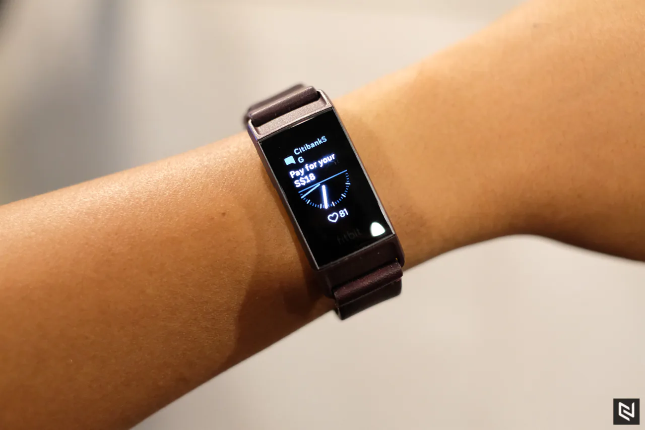 Fitbit Charge 3 lên kệ tại Việt Nam với giá từ 3.799.000 đồng