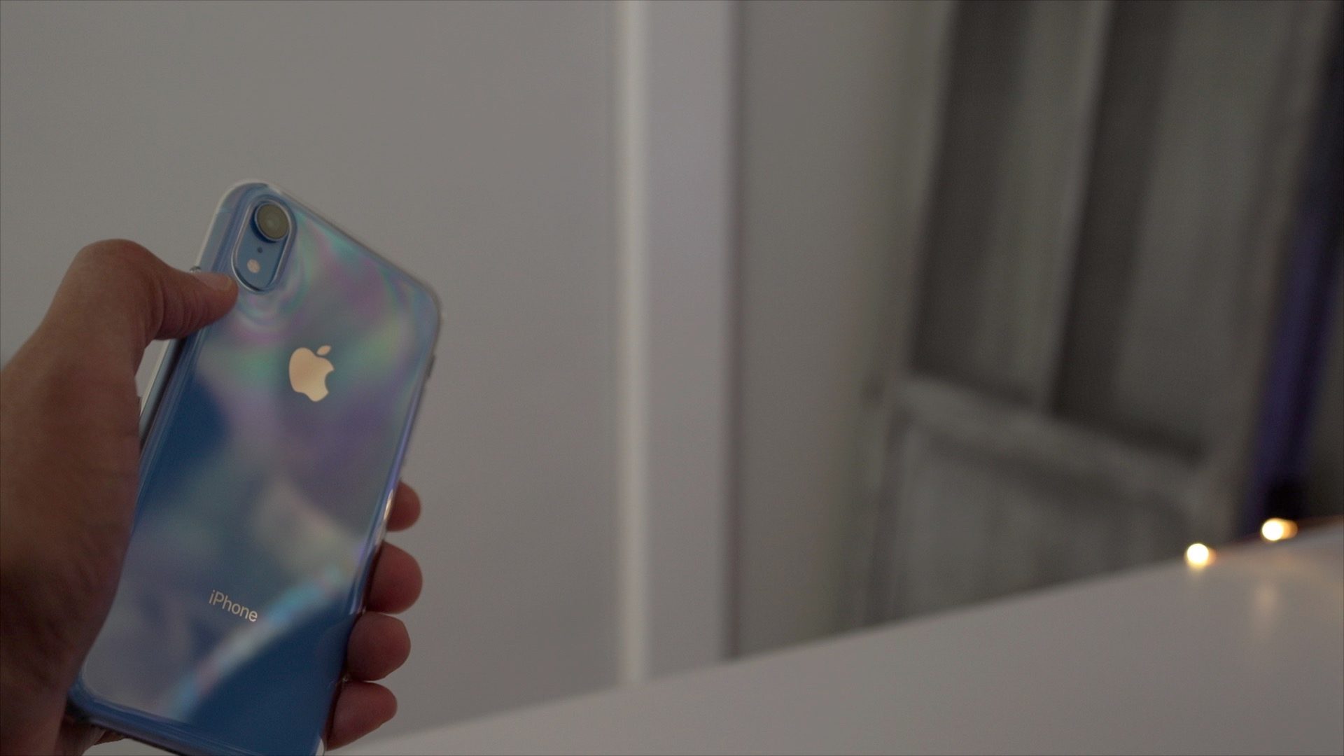 iPhone XR Clear Case: Ốp lưng trong suốt cho iPhone XR giá gần 1 triệu xịn cỡ nào?