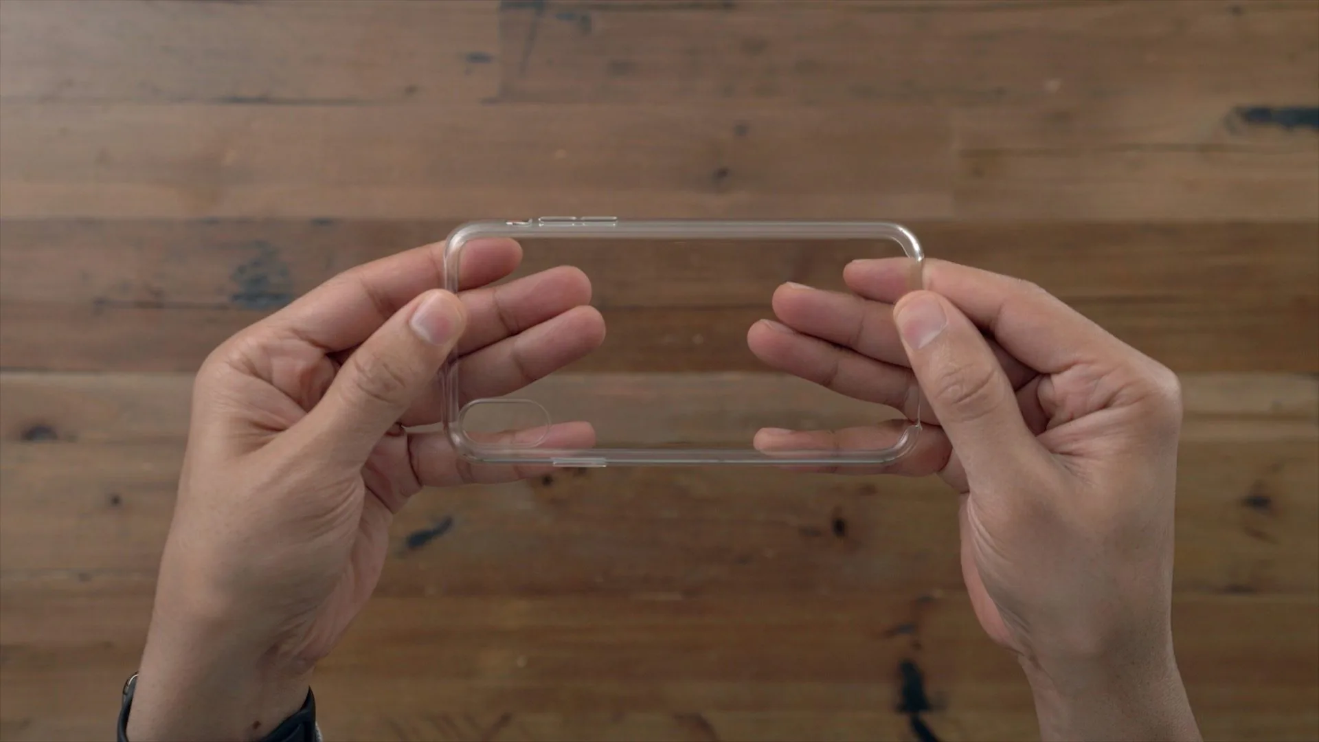 iPhone XR Clear Case: Ốp lưng trong suốt cho iPhone XR giá gần 1 triệu xịn cỡ nào?
