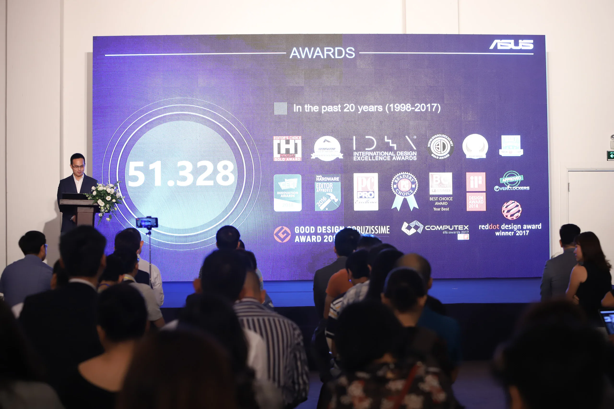 ASUS ra mắt hàng loạt sản phẩm mới trong dòng ZenBook 13/14/15 inch, giá từ 22.900.000