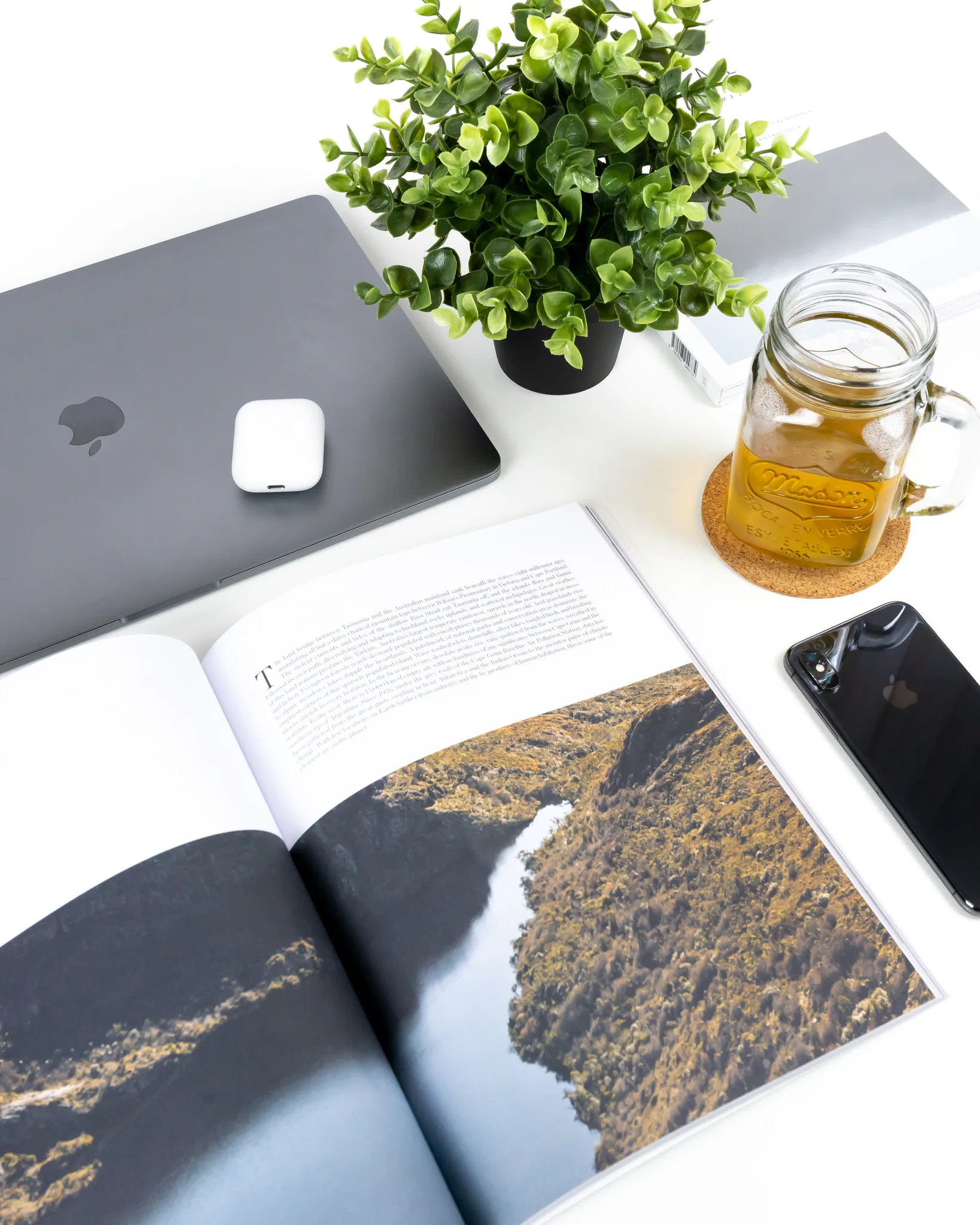 AirPods 2 sẽ ra mắt trong nửa đầu năm nay với thiết kế mới, hỗ trợ theo dõi sức khỏe