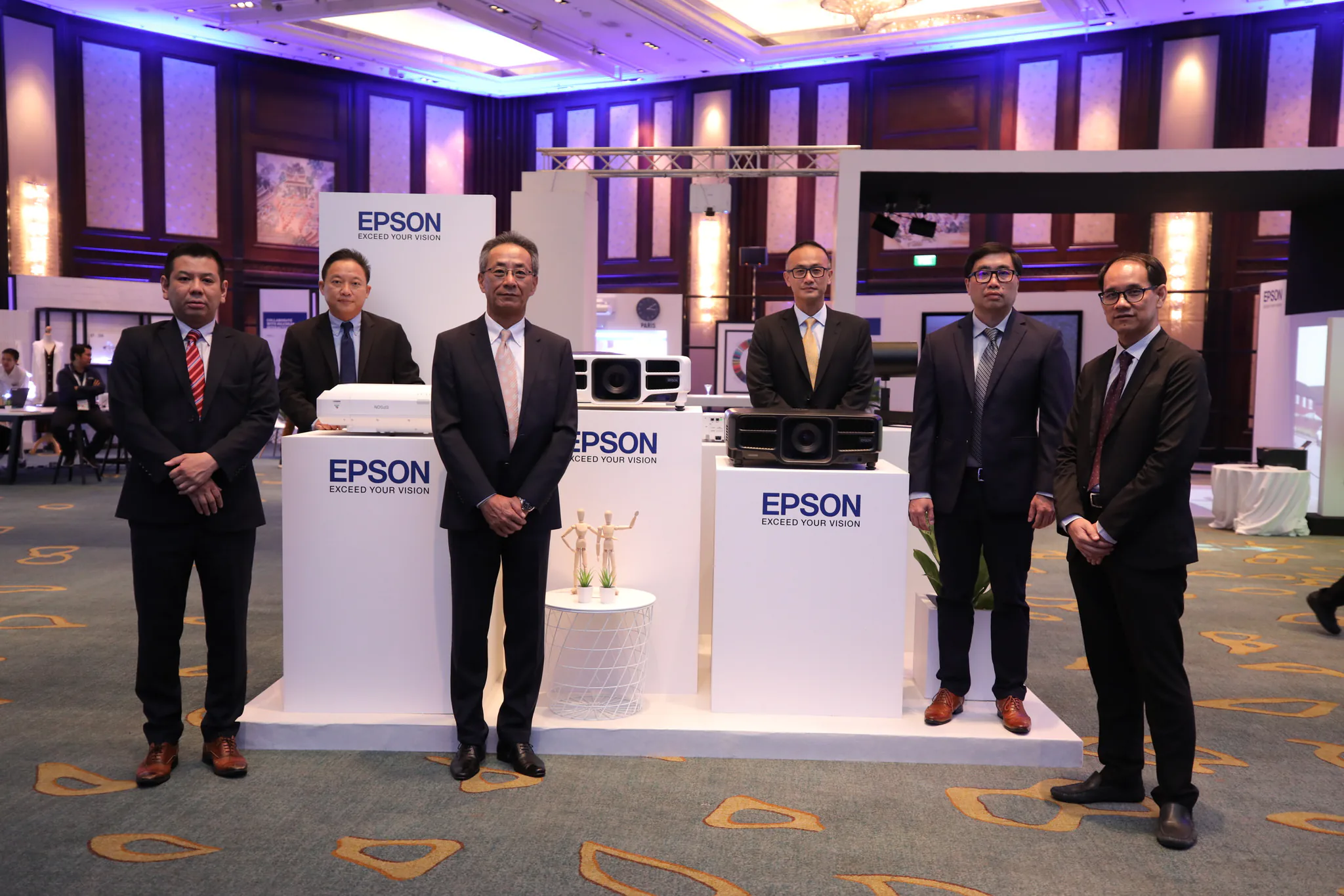 Epson ra mắt Máy chiếu Laser 12.000 lumen Native 4K 3LCD đầu tiên cùng dòng Máy chiếu mới 20.000 lumen