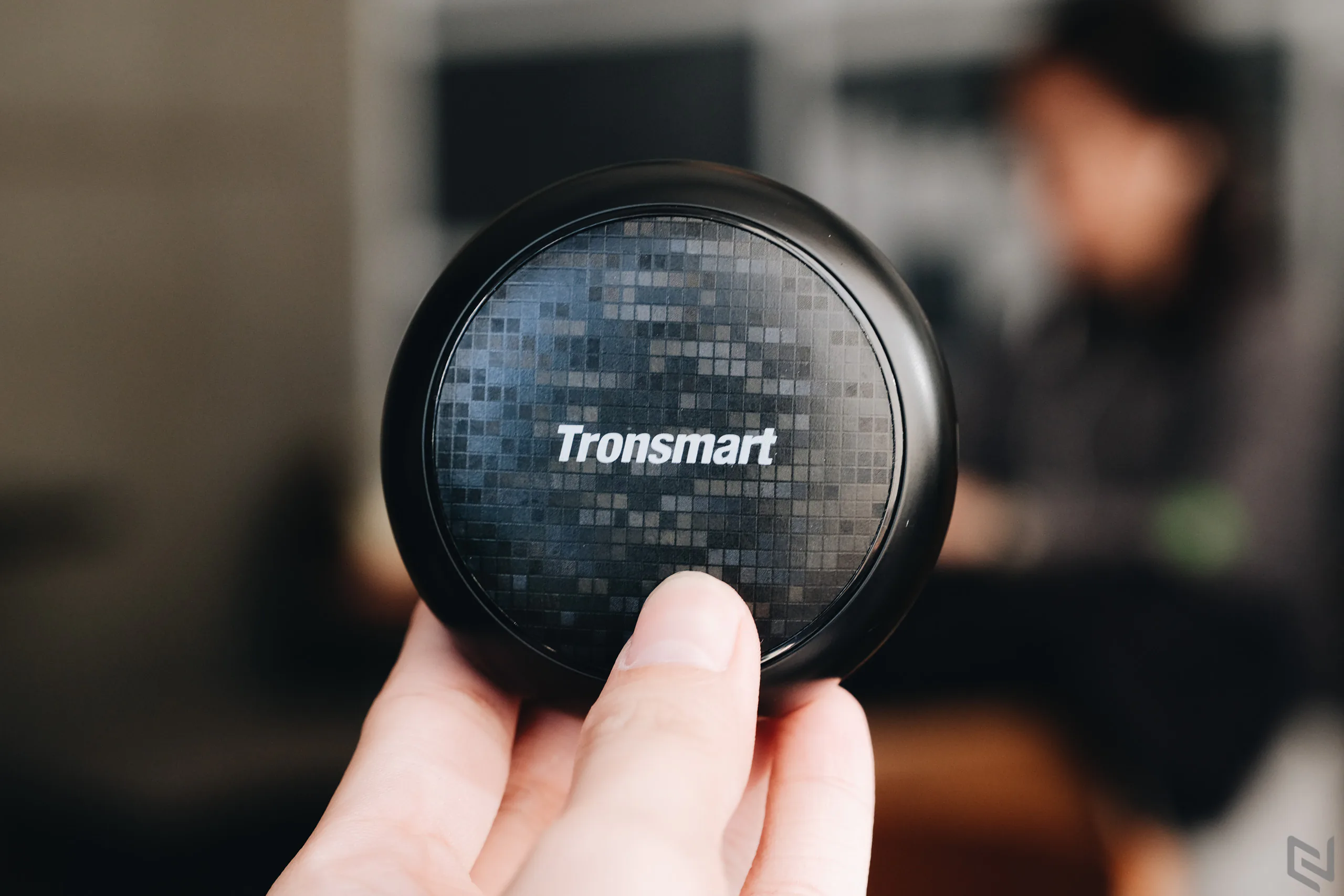Đánh giá tai nghe không dây Tronsmart Encore Spunky Buds TWS: Chống nước IPX5, cảm ứng chạm, giá 1.1 triệu