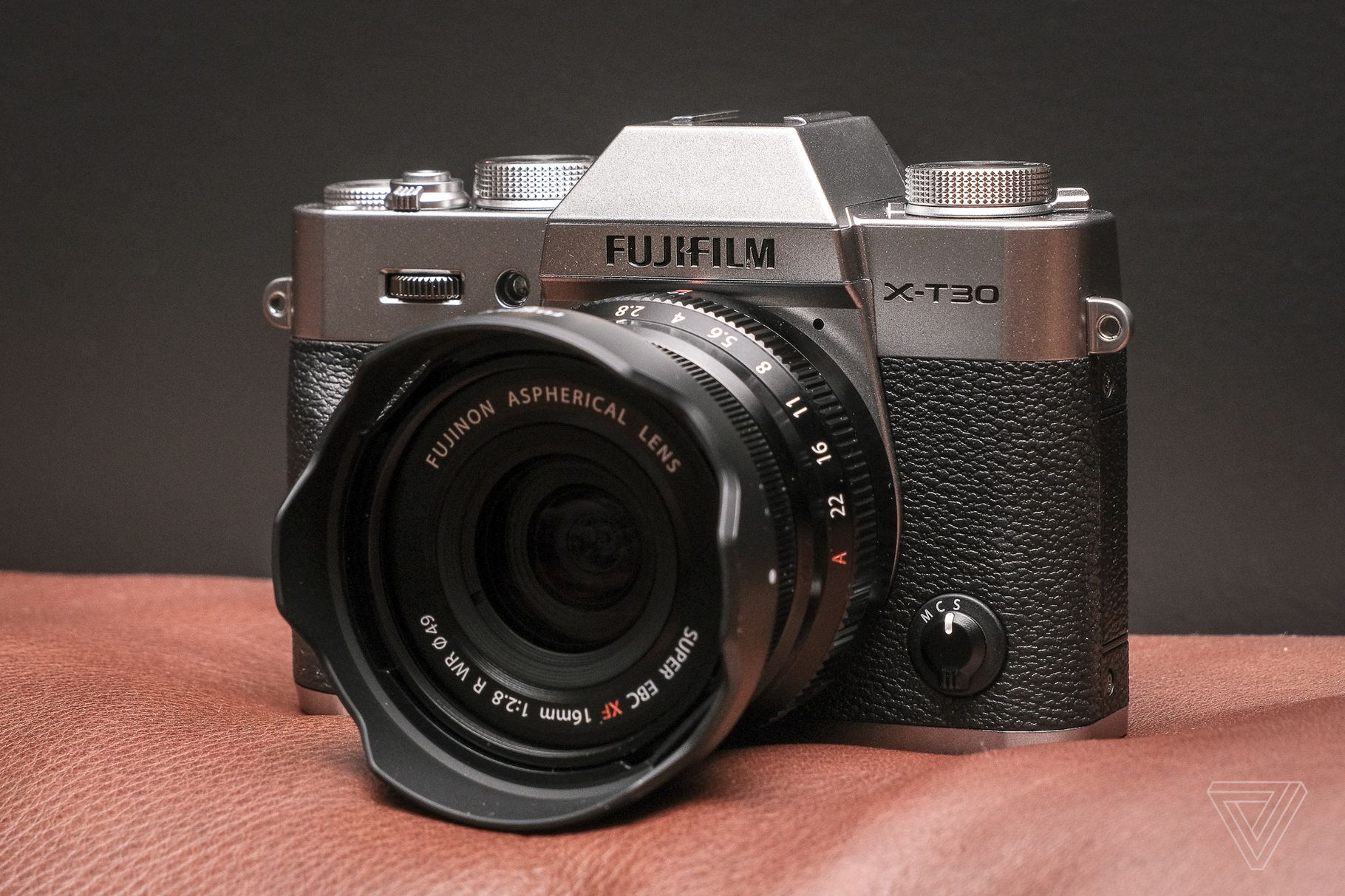 Fujifilm X-T30 chính thức, nhỏ gọn và là phiên bản rẻ hơn của X-T3