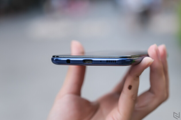 Trên tay Galaxy M20: Cú hit mới từ Samsung, sở hữu màn hình đẹp, pin trâu và giá tốt
