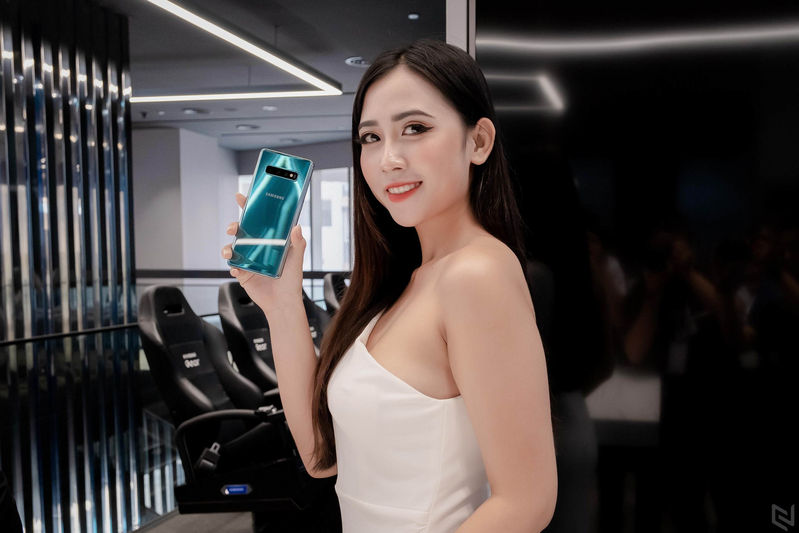 Trên tay bộ đôi Galaxy S10 và Galaxy S10+ tại Việt Nam trong ngày đầu ra mắt
