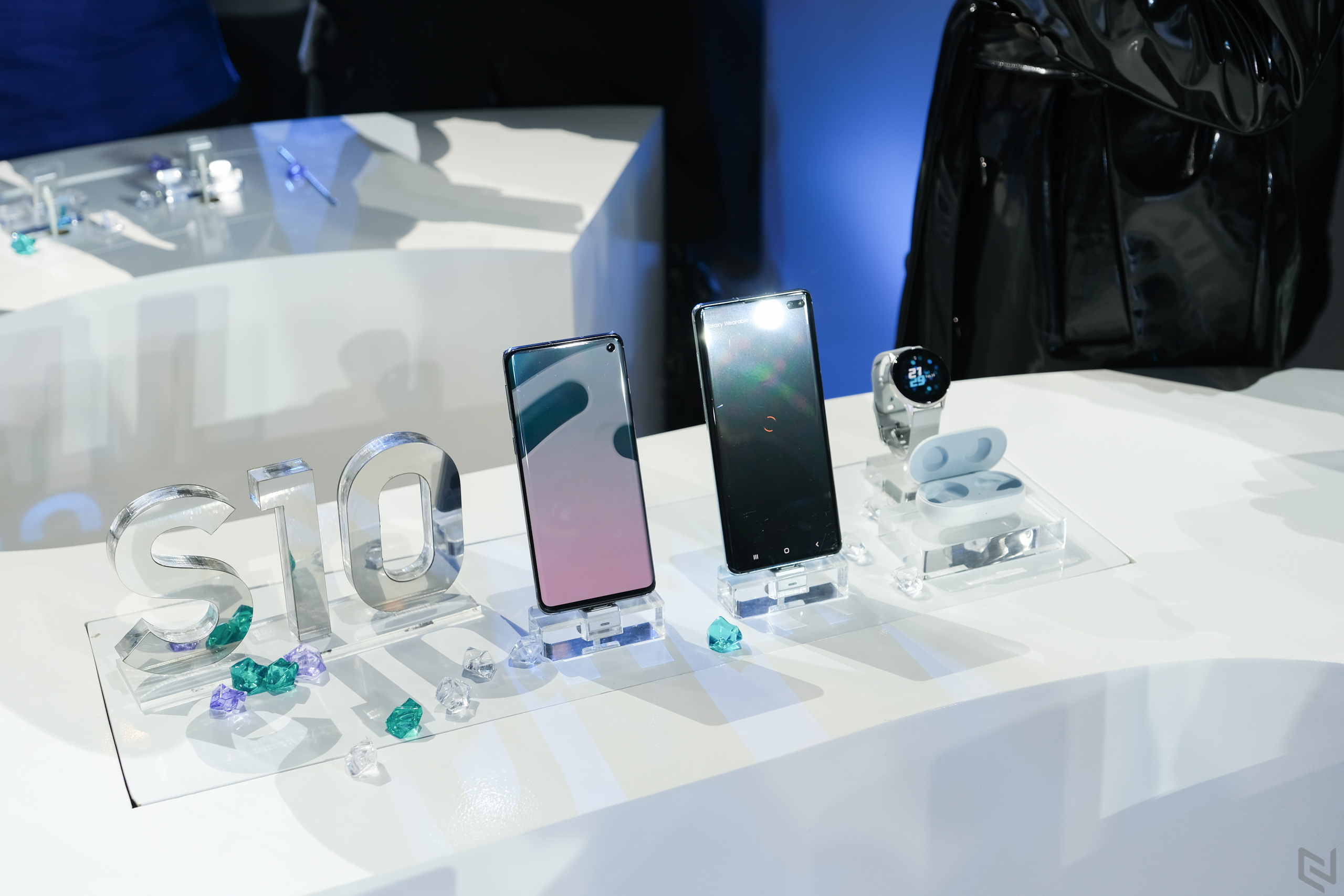 FPT Shop tặng bộ quà 6 triệu đồng cho khách đặt trước Galaxy S10 | S10+ kèm nhiều khuyến mãi khác