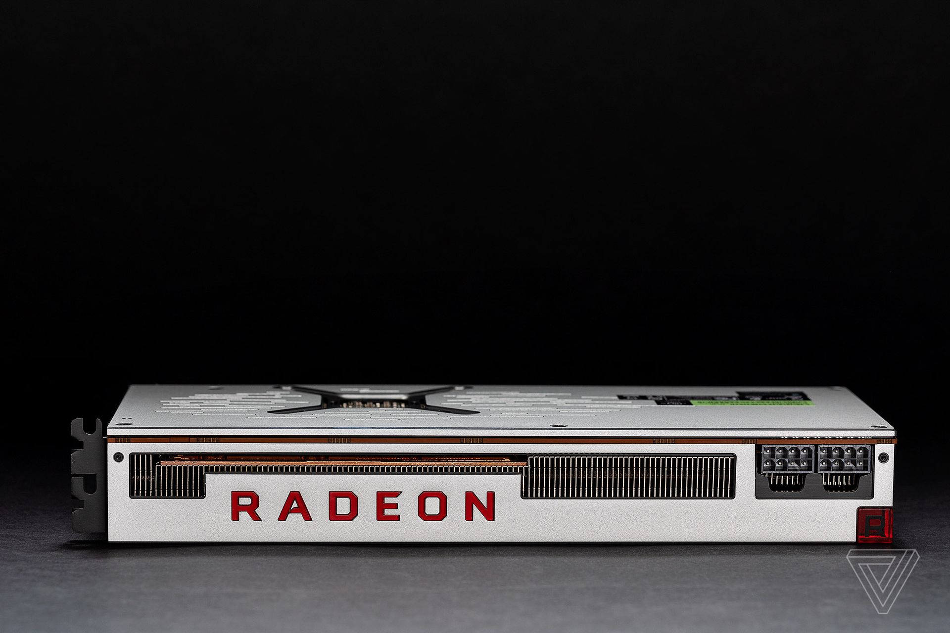 Radeon VII là câu trả lời thô bạo nhất của AMD dành cho NVIDIA