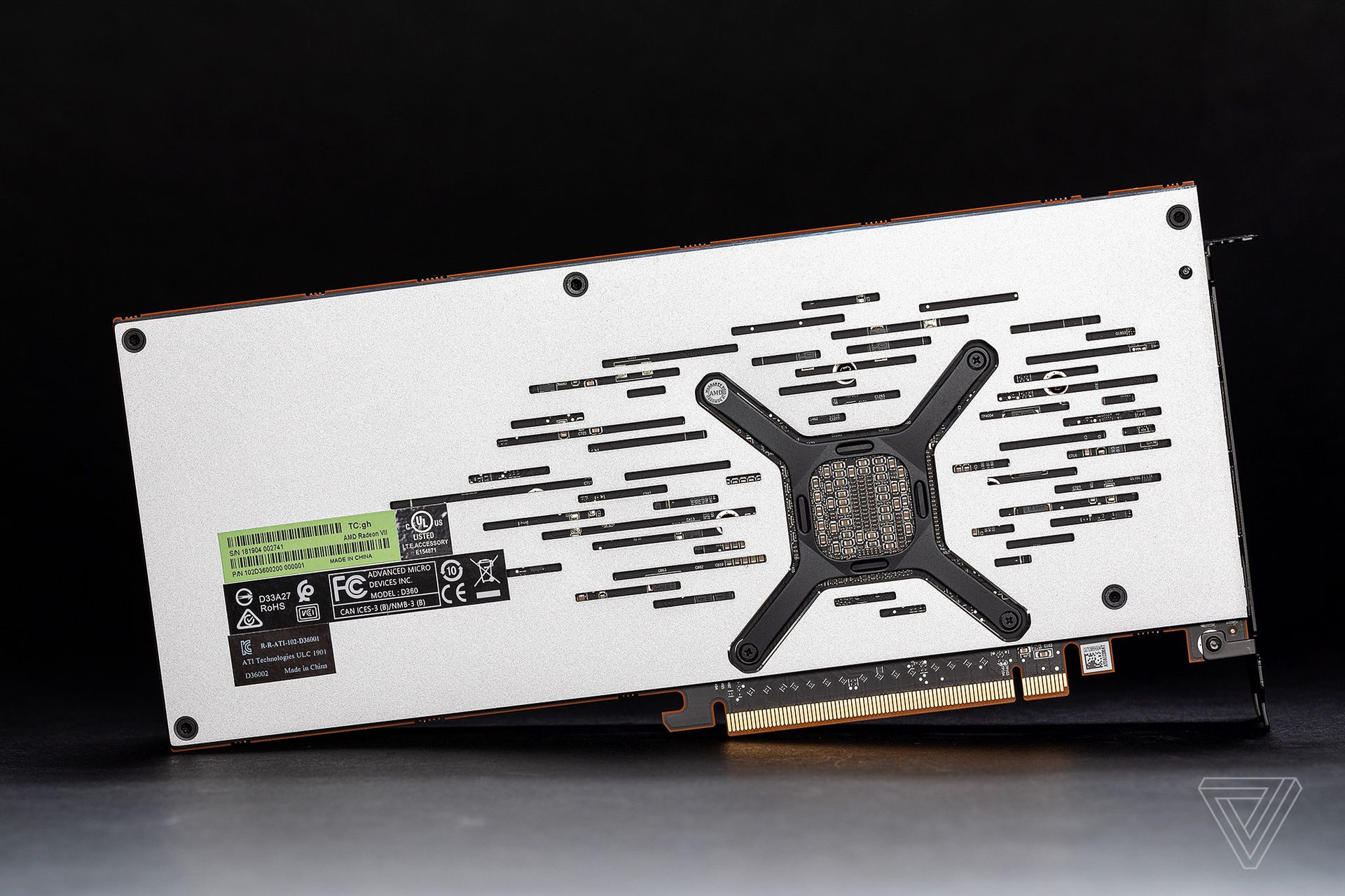 Radeon VII là câu trả lời thô bạo nhất của AMD dành cho NVIDIA