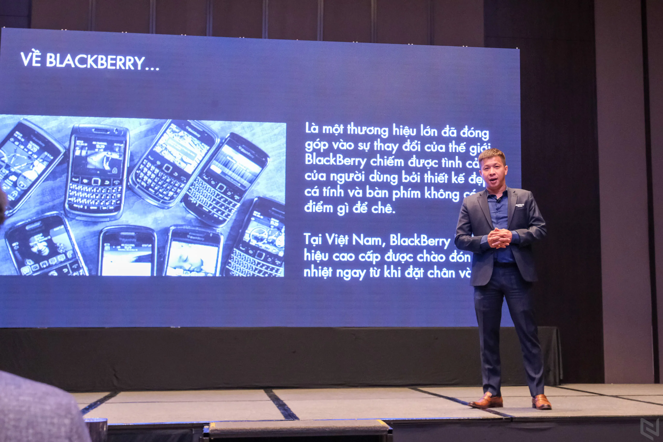 BlackBerry Evolve ra mắt tại Việt Nam: Màn hình lớn, pin khủng, tặng kèm tai nghe JBL khi đặt hàng sớm