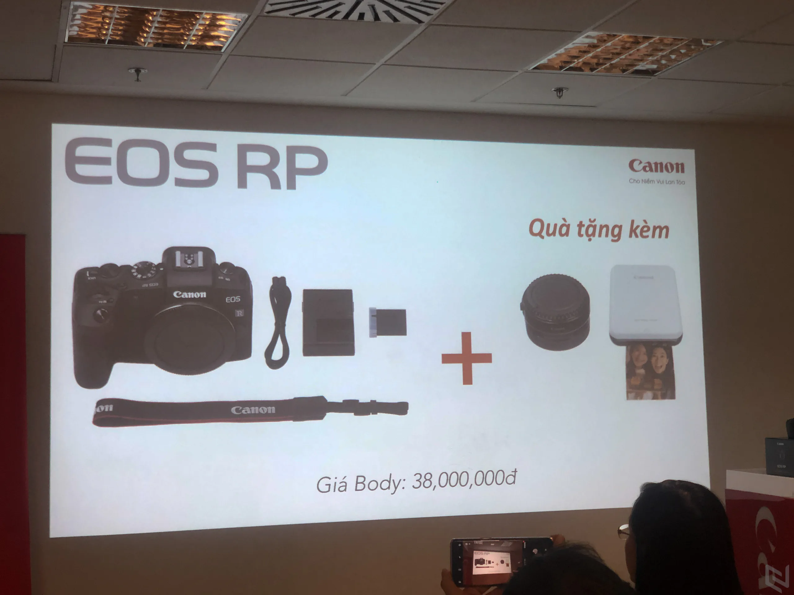 Canon ra mắt máy ảnh full-frame EOS RP tại Việt Nam, lựa chọn cho start up photographer, giá 38 triệu
