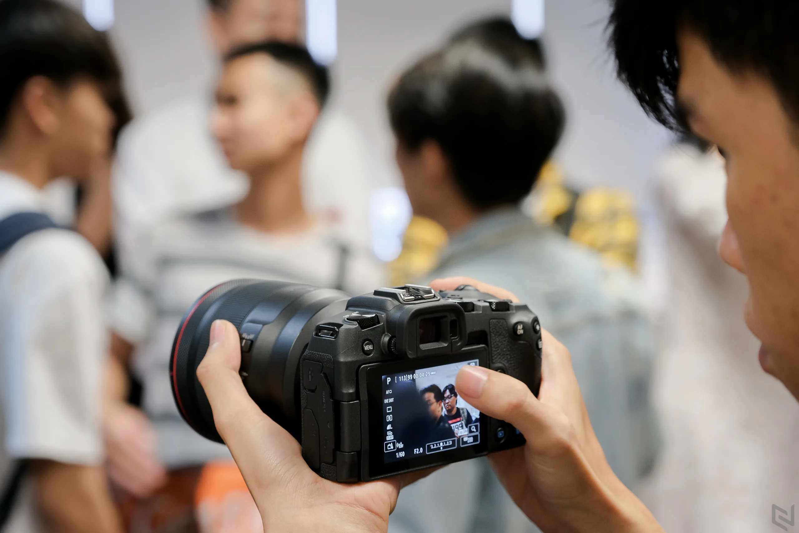 Canon ra mắt máy ảnh full-frame EOS RP tại Việt Nam, lựa chọn cho start up photographer, giá 38 triệu