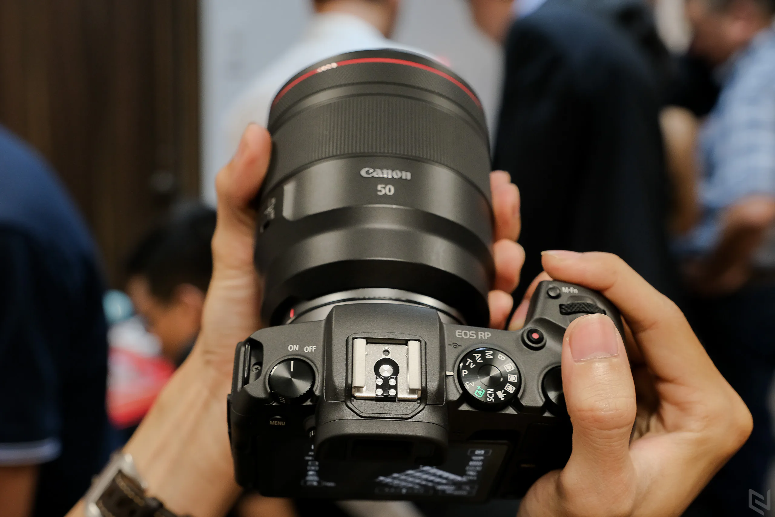 Canon ra mắt máy ảnh full-frame EOS RP tại Việt Nam, lựa chọn cho start up photographer, giá 38 triệu
