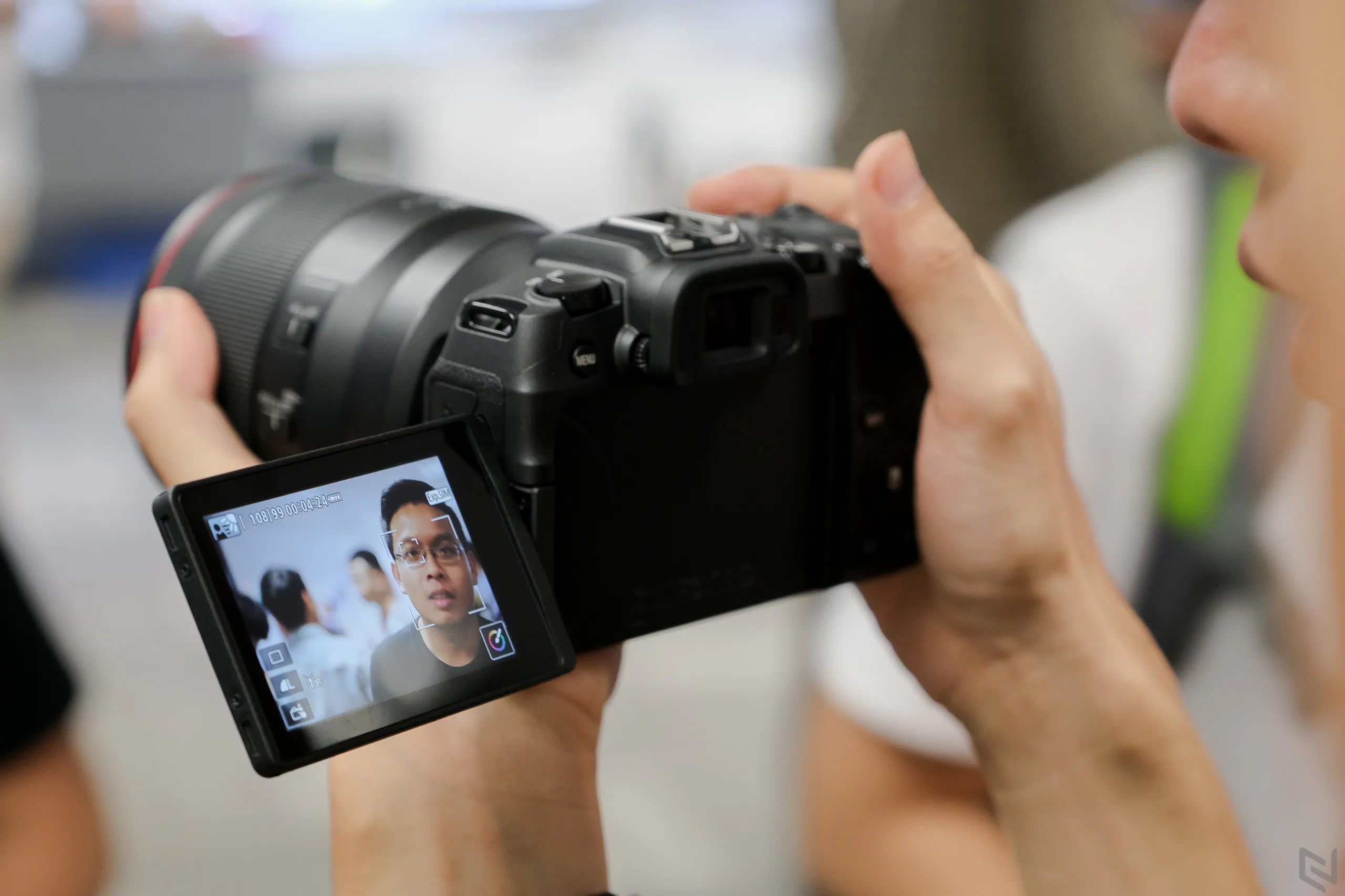 Canon ra mắt máy ảnh full-frame EOS RP tại Việt Nam, lựa chọn cho start up photographer, giá 38 triệu