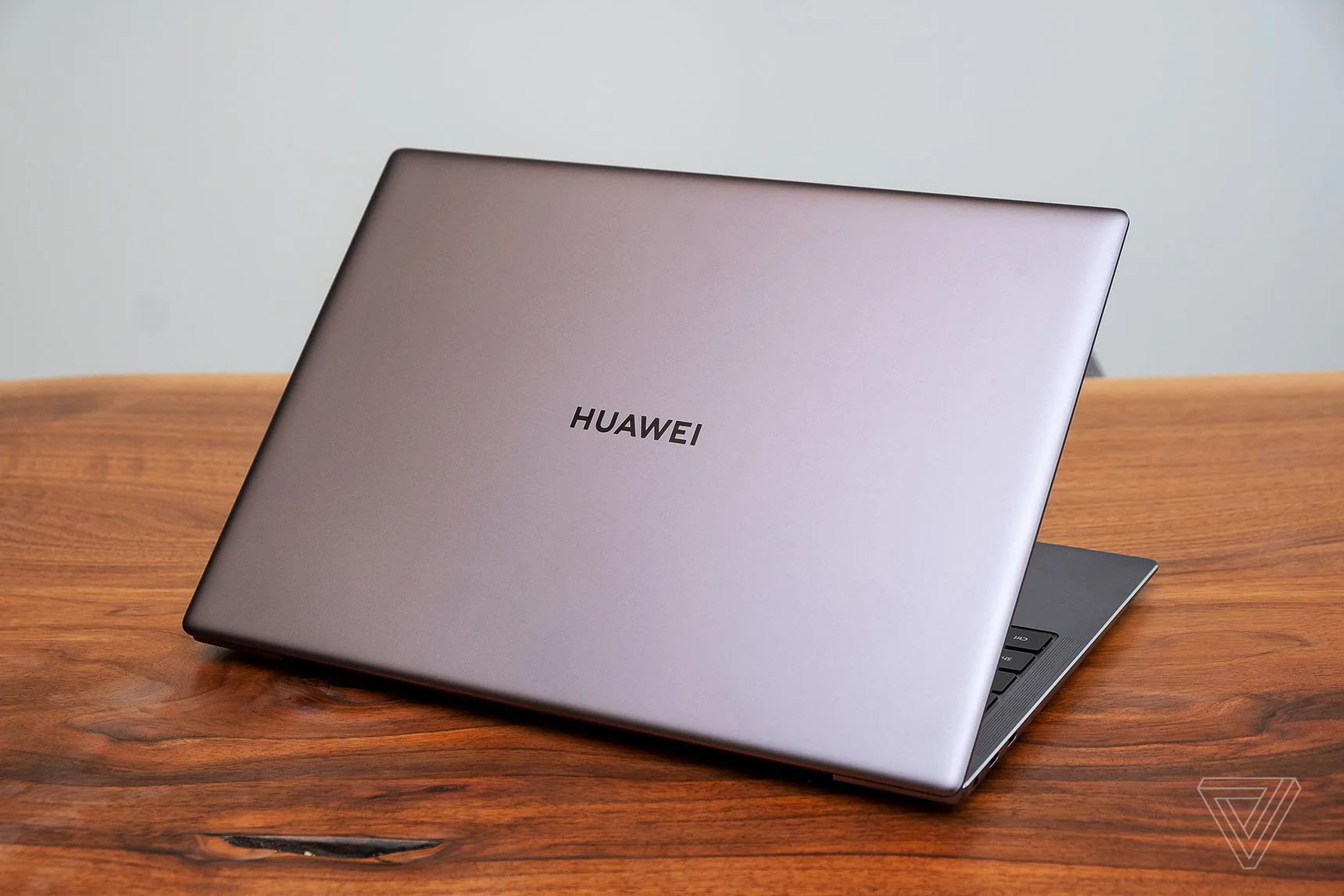 #MWC2019: Huawei nâng cấp MateBook X Pro, mạnh hơn, nhiều bộ nhớ hơn, giá từ 1,599 Euro