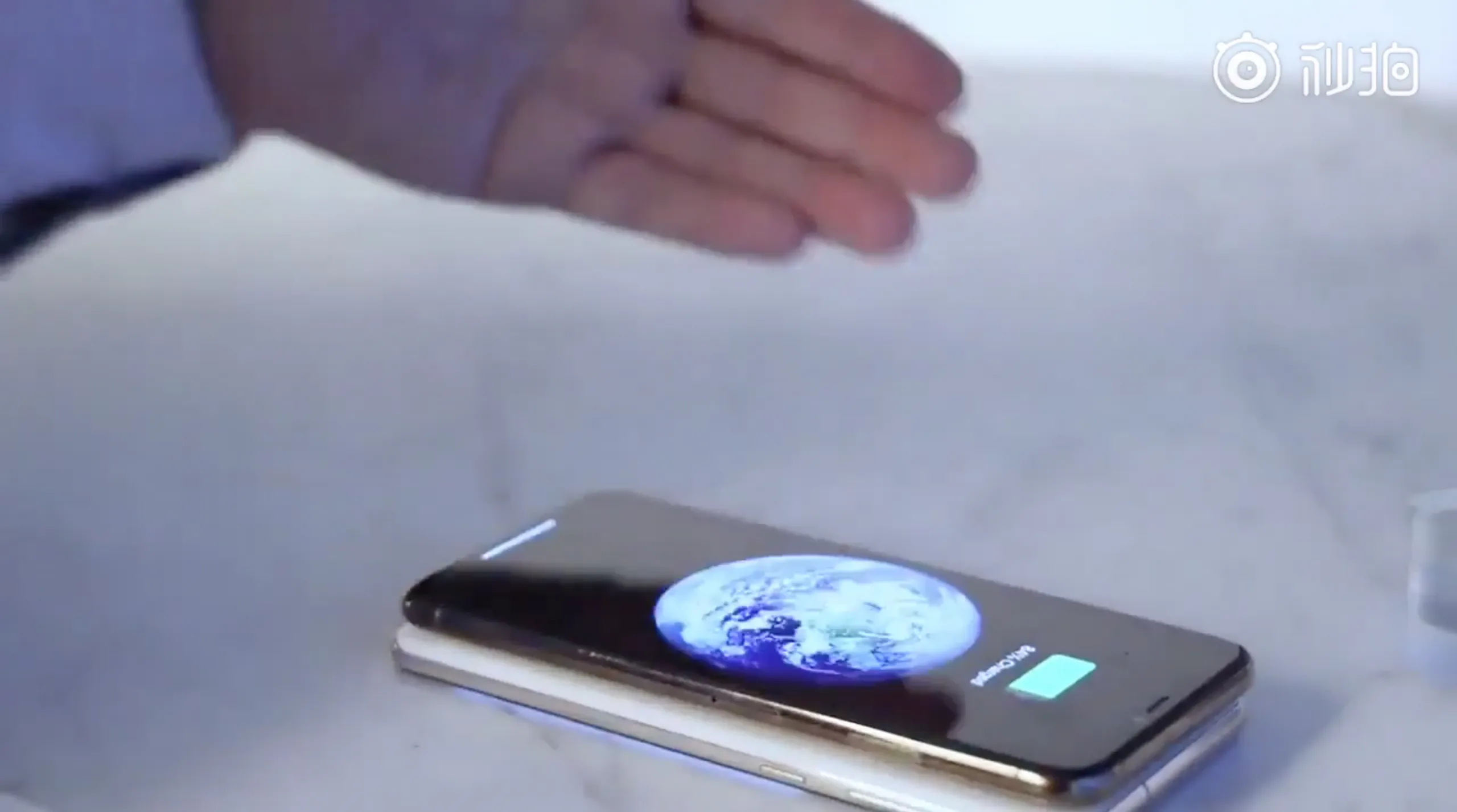 Video trên tay Galaxy S10 và S10+ trước ngày ra mắt, 3 camera sau, cảm biến vân tay trong màn hình, sạc ngược không dây,