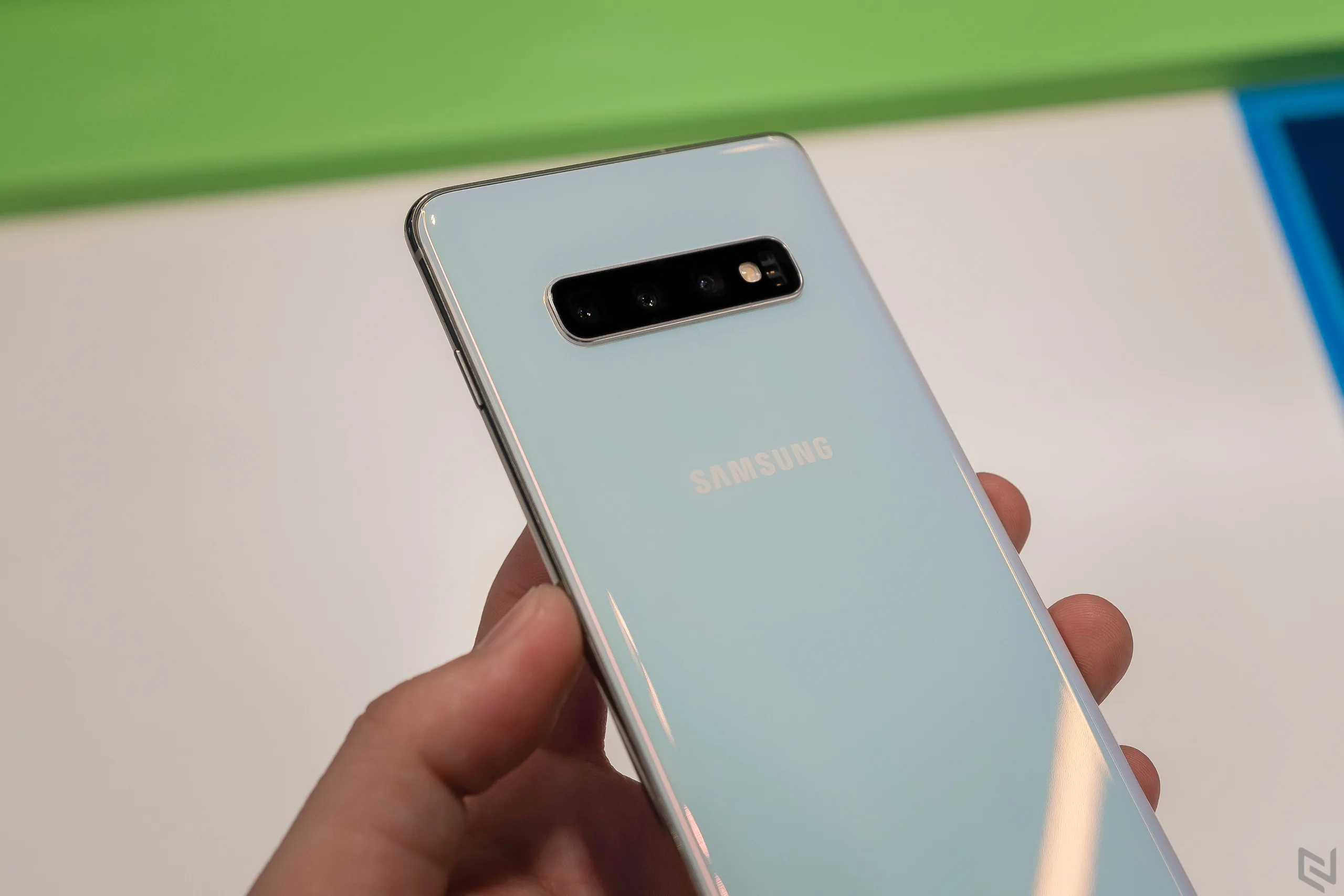 Trên tay bộ đôi Galaxy S10 và Galaxy S10+ tại Việt Nam trong ngày đầu ra mắt